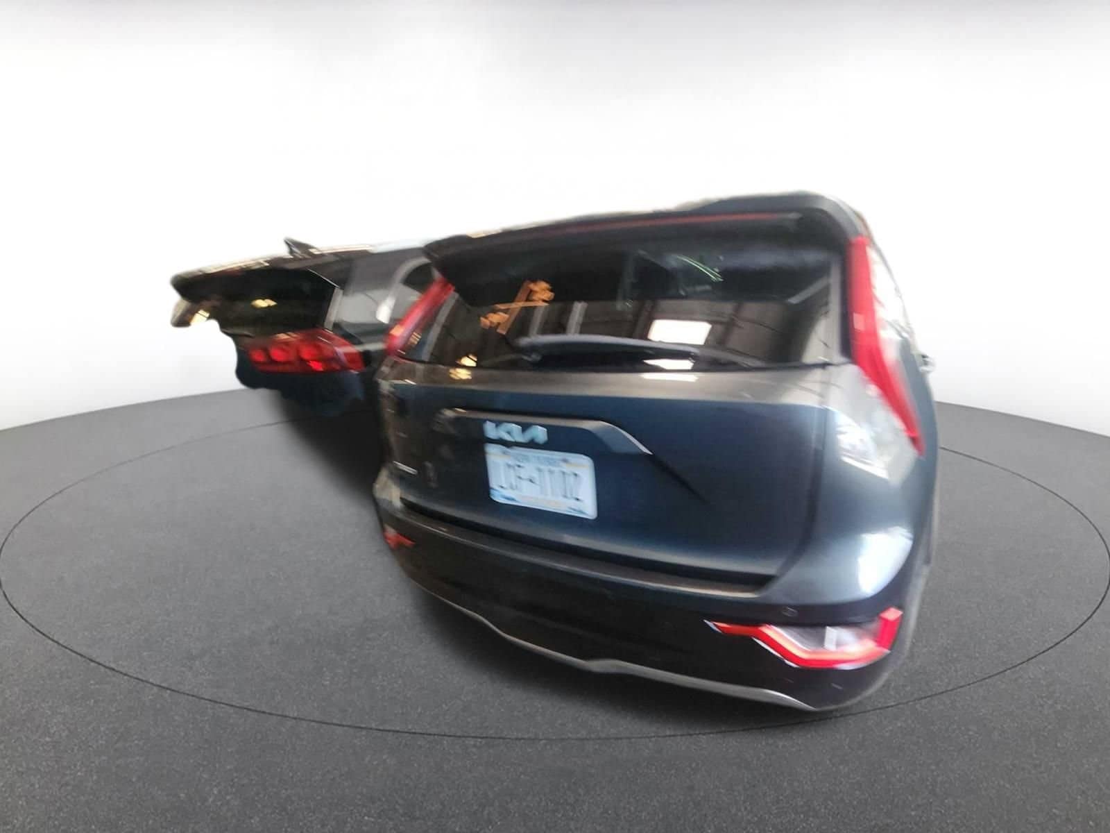 Thumbnail: 2023 Kia Niro - 8
