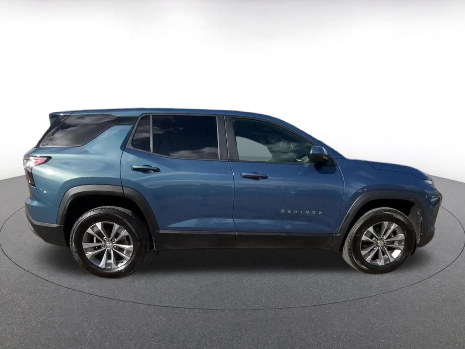 Thumbnail: 2025 Chevrolet Equinox - 16