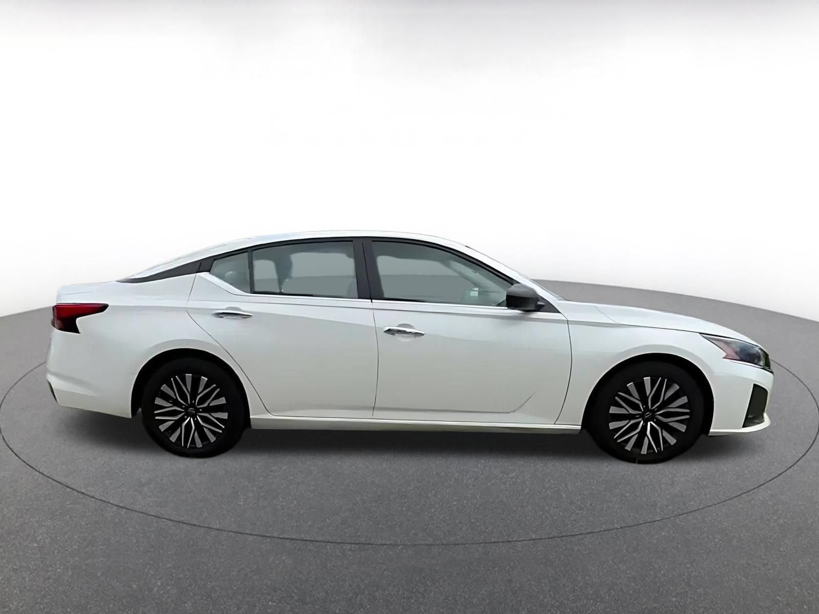 Thumbnail: 2025 Nissan Altima - 15