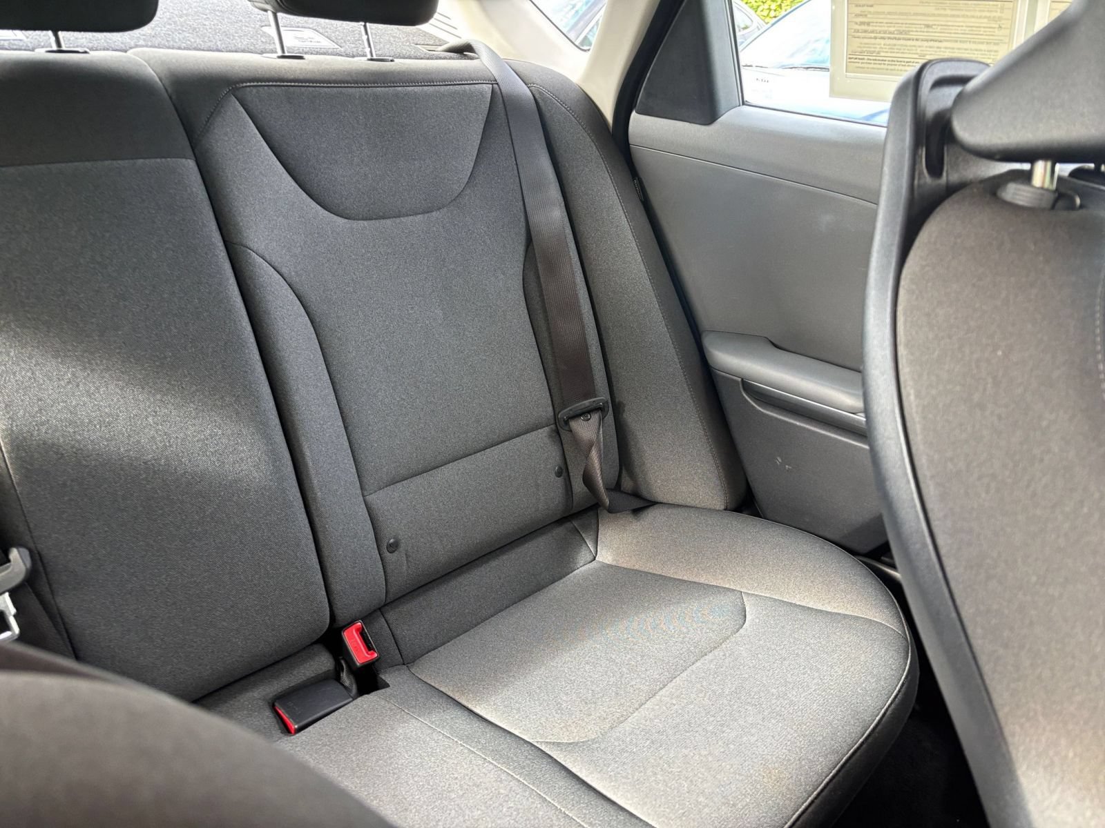 2025 Kia K4 LXS - Photo 35