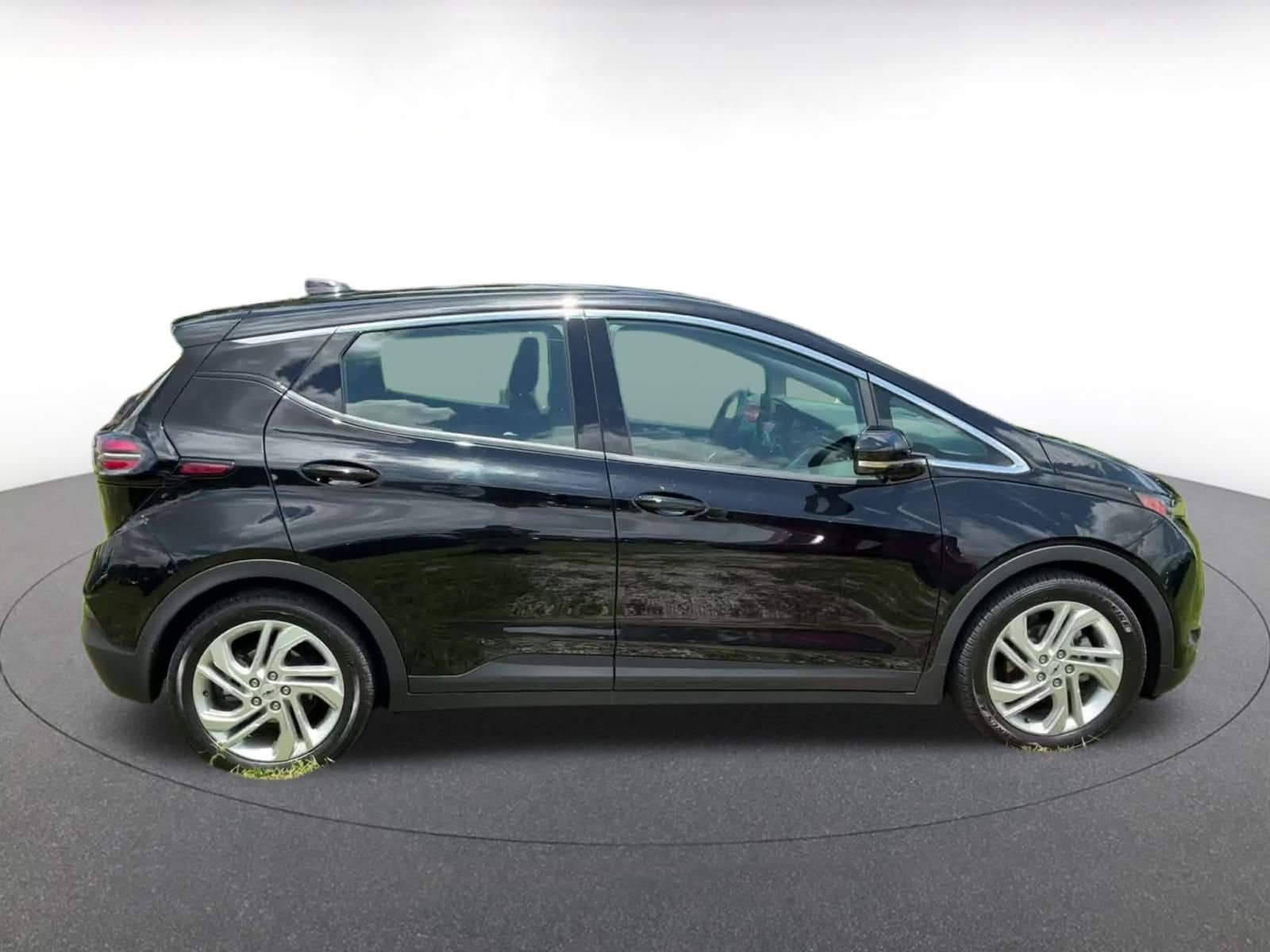 Thumbnail: 2023 Chevrolet Bolt EV - 16