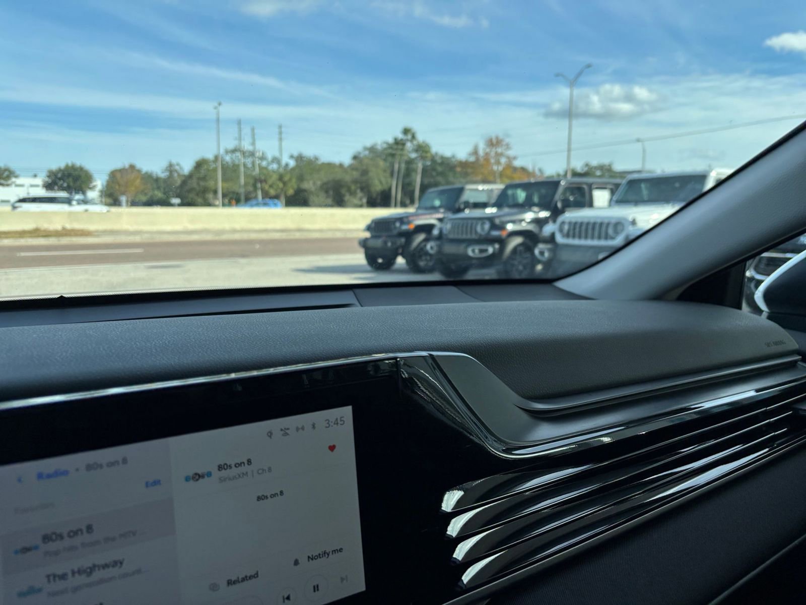 Thumbnail: 2025 Toyota Camry - 35