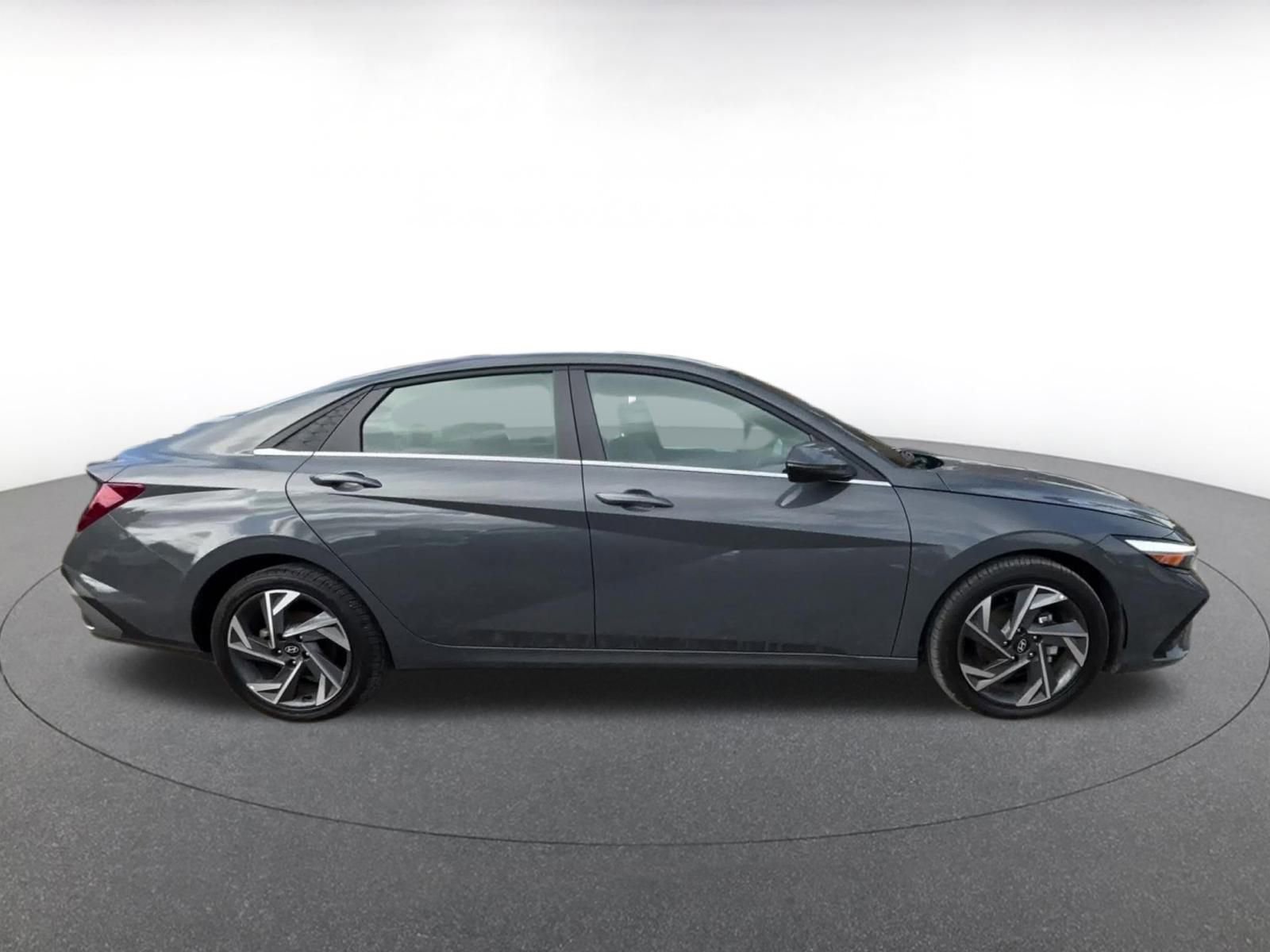 Thumbnail: 2025 Hyundai Elantra - 16