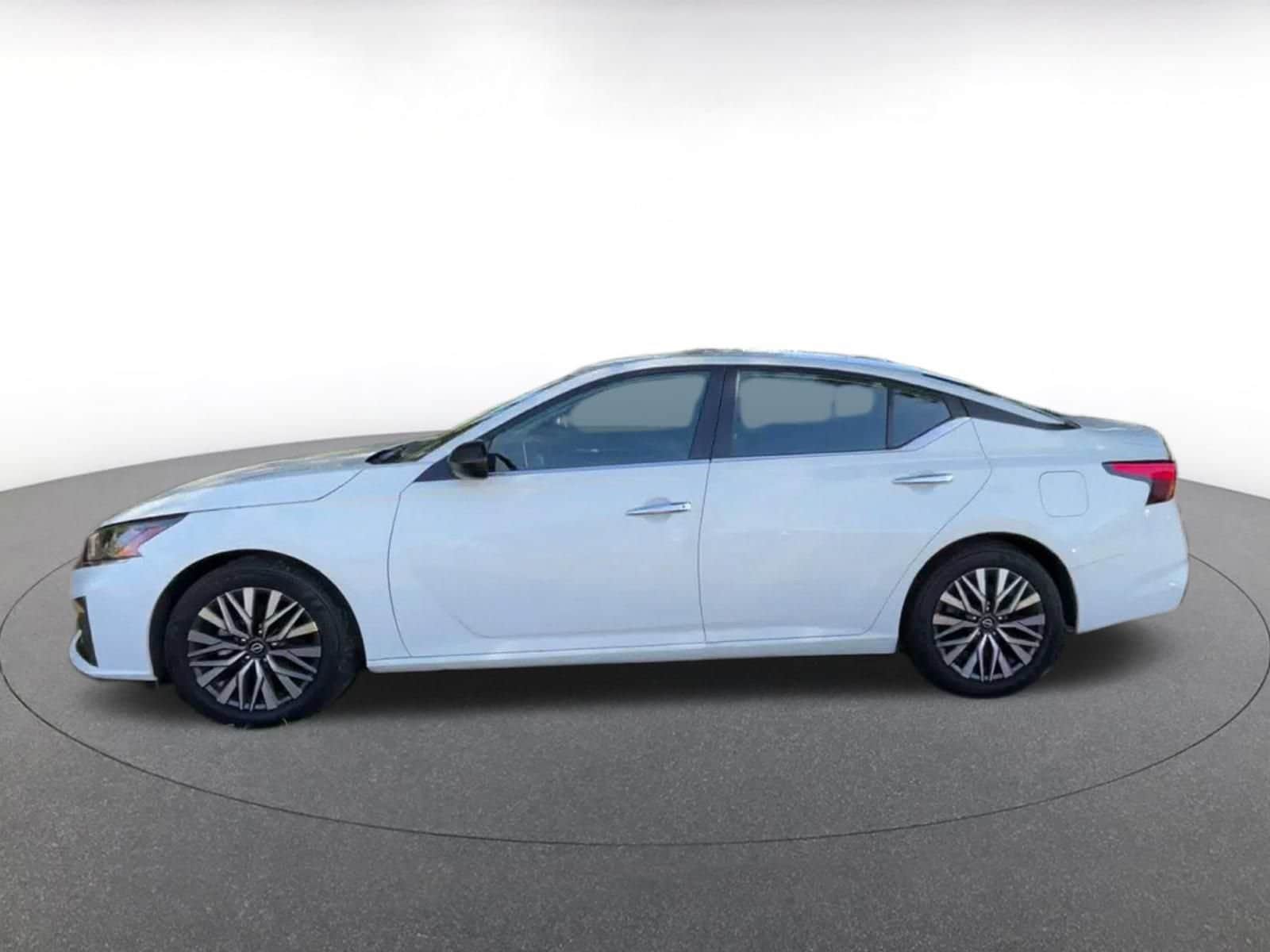 Thumbnail: 2025 Nissan Altima - 8