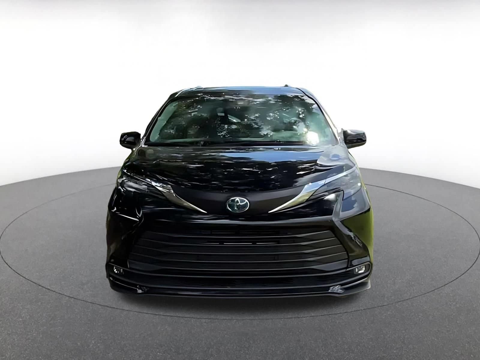 Thumbnail: 2025 Toyota Sienna - 4