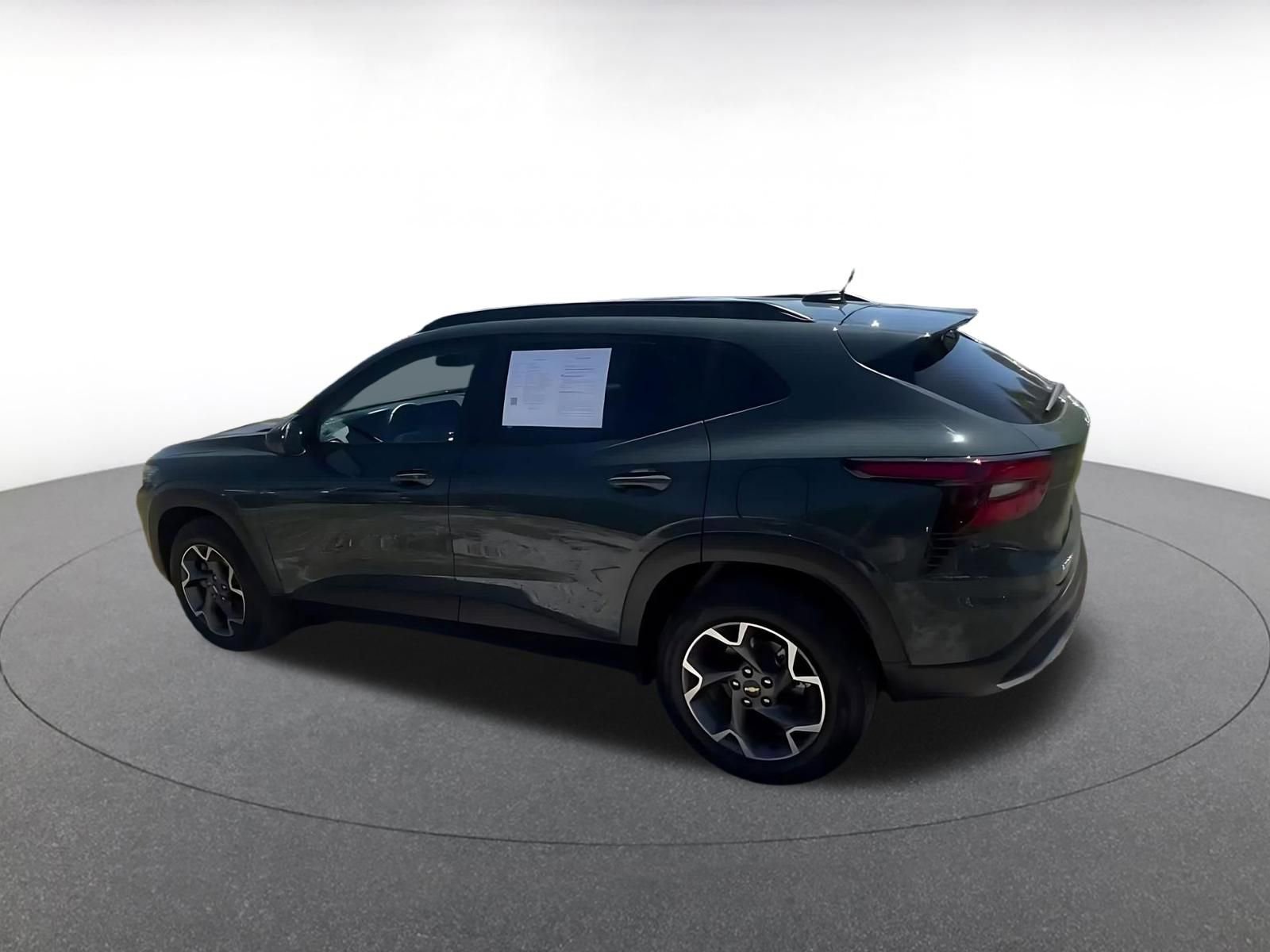 Thumbnail: 2025 Chevrolet Trax - 10