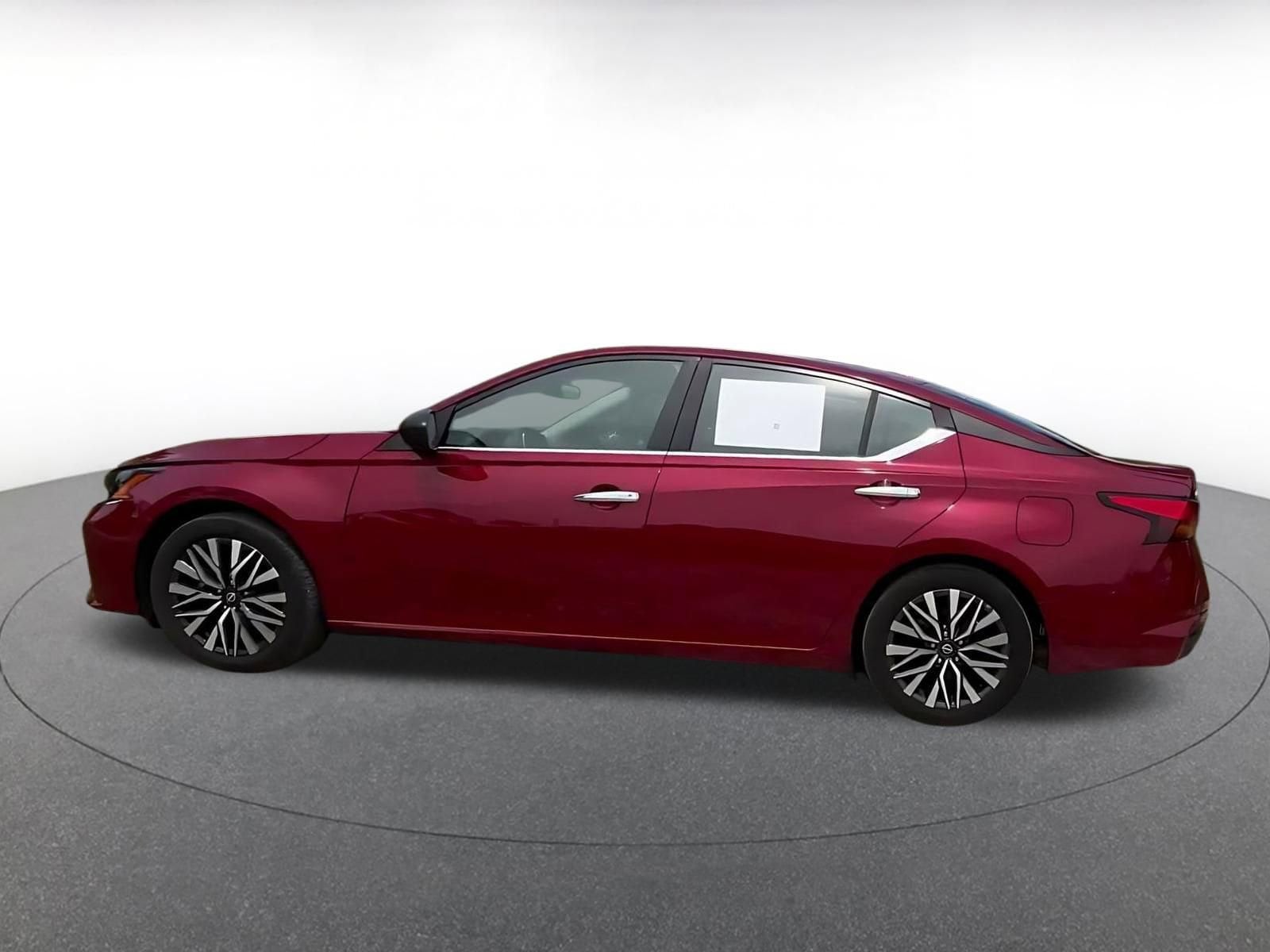 Thumbnail: 2025 Nissan Altima - 9