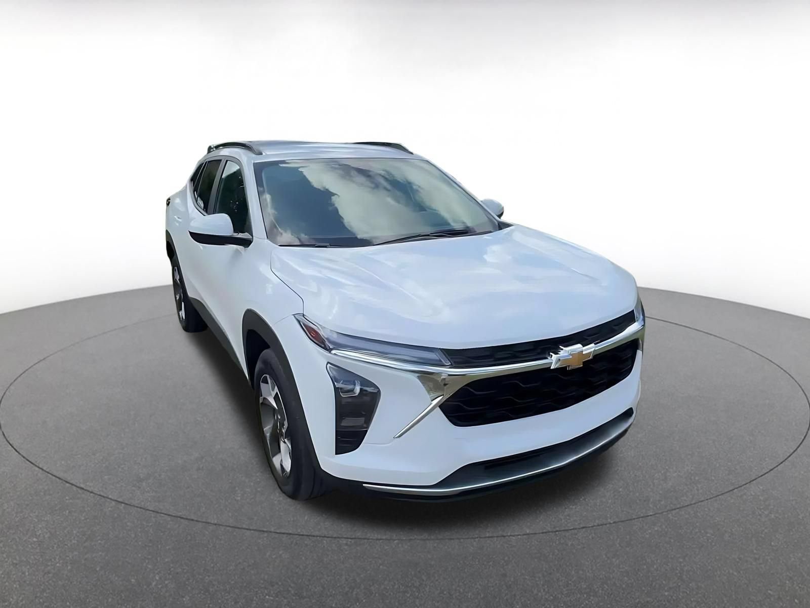 Thumbnail: 2025 Chevrolet Trax - 3