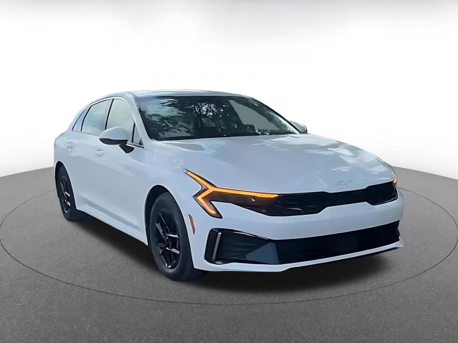 Thumbnail: 2025 Kia K5 - 2