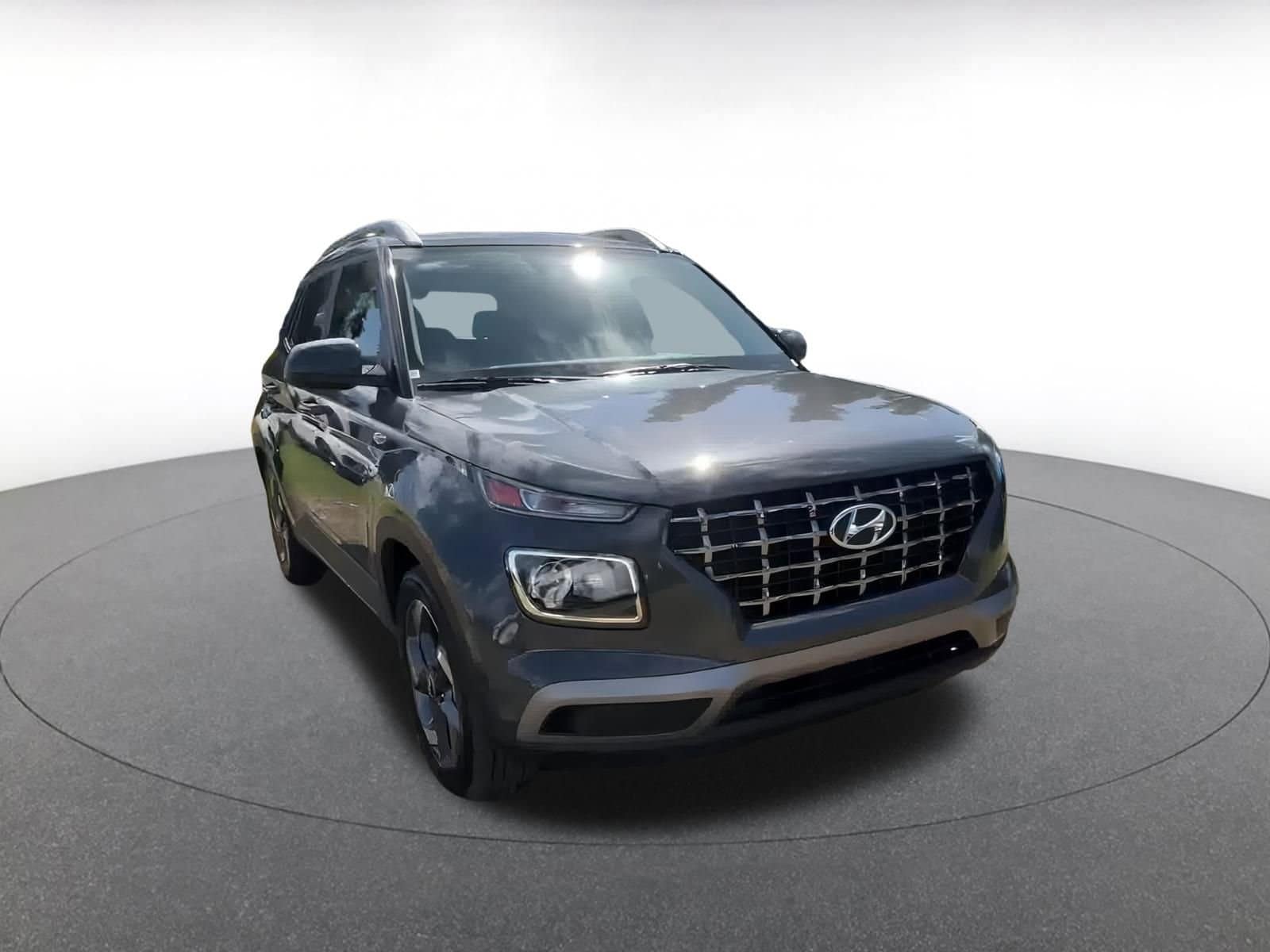 Thumbnail: 2025 Hyundai Venue - 2