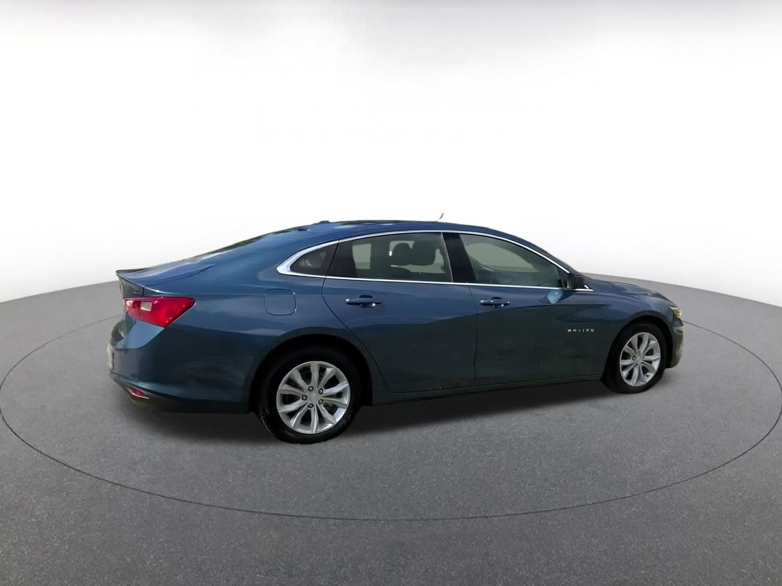Thumbnail: 2024 Chevrolet Malibu - 11