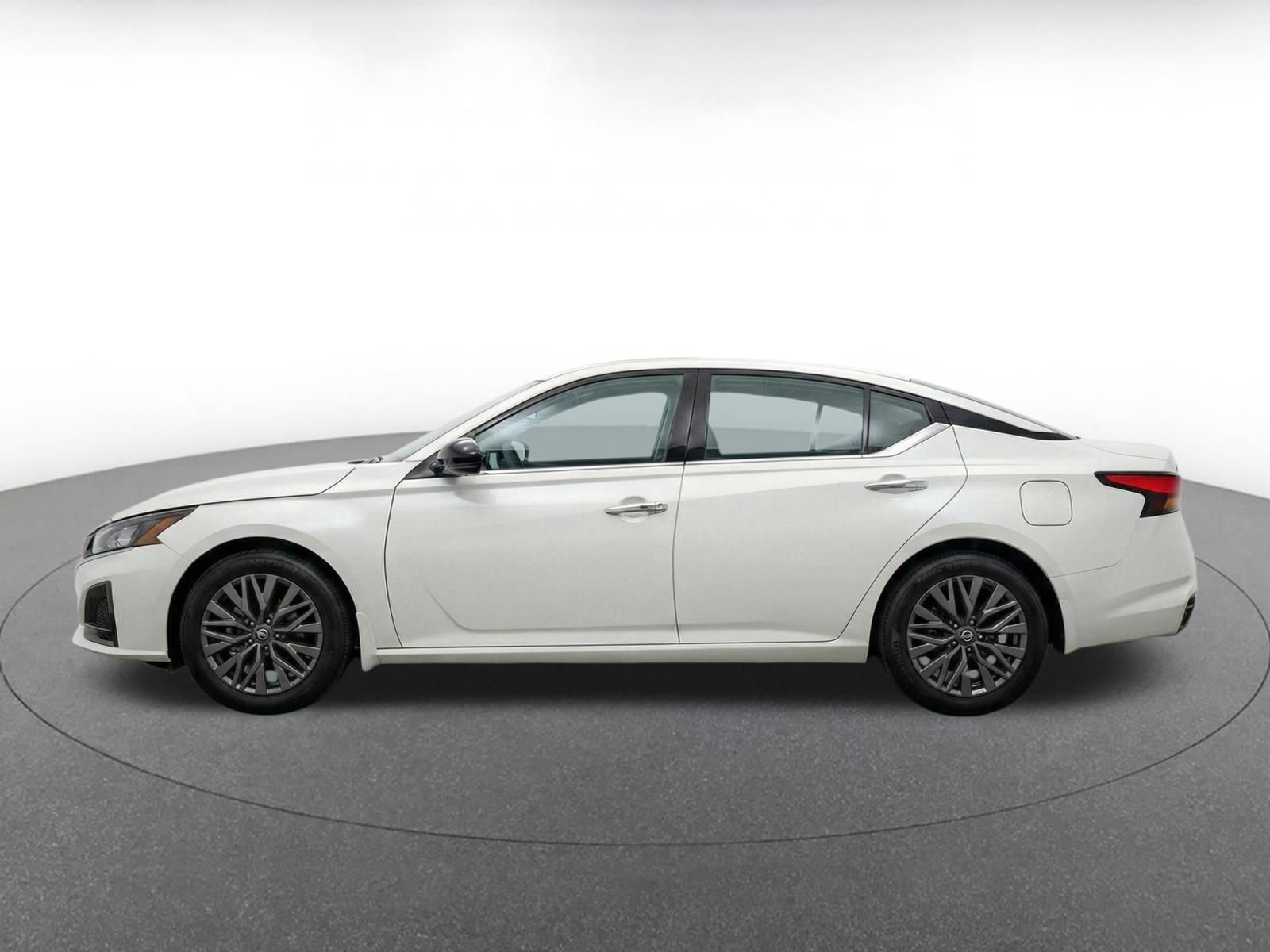 Thumbnail: 2025 Nissan Altima - 4