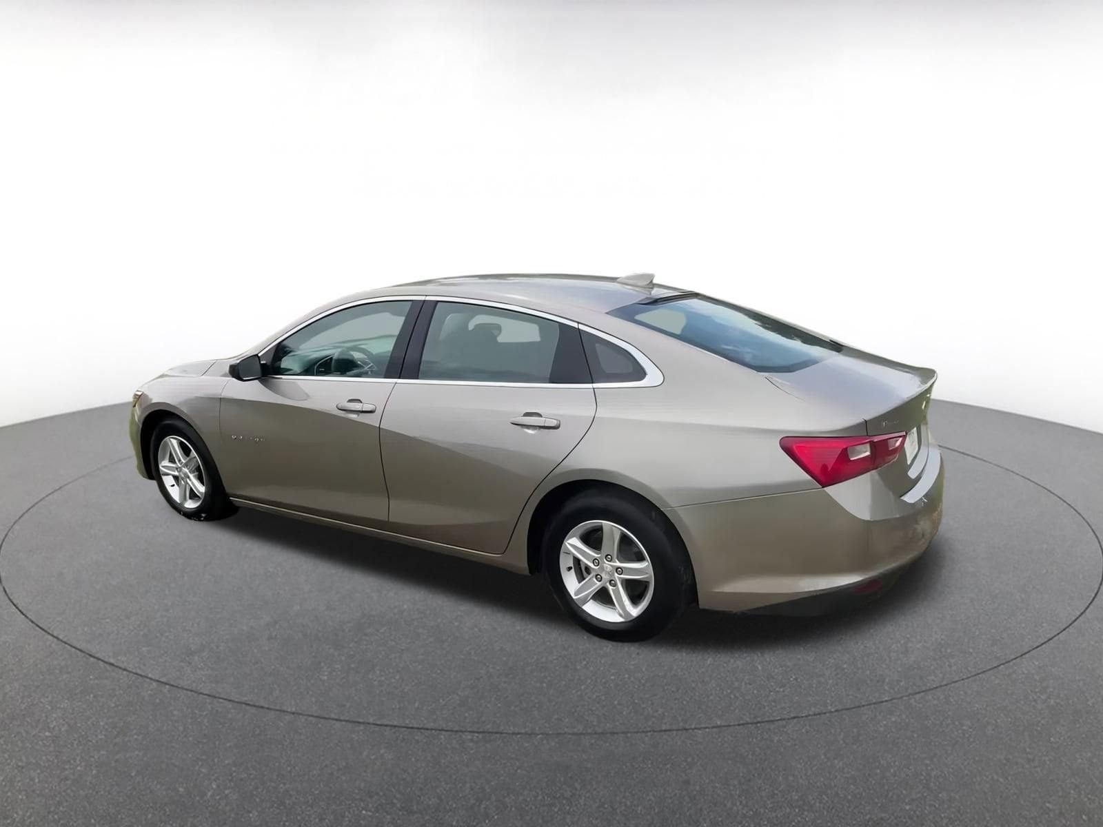 Thumbnail: 2023 Chevrolet Malibu - 10