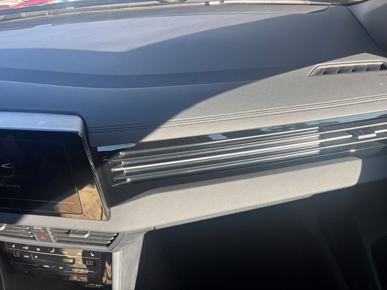 Thumbnail: 2025 Volkswagen Jetta - 35