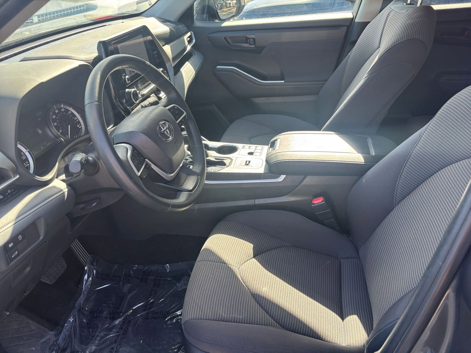 Thumbnail: 2025 Toyota Highlander - 28