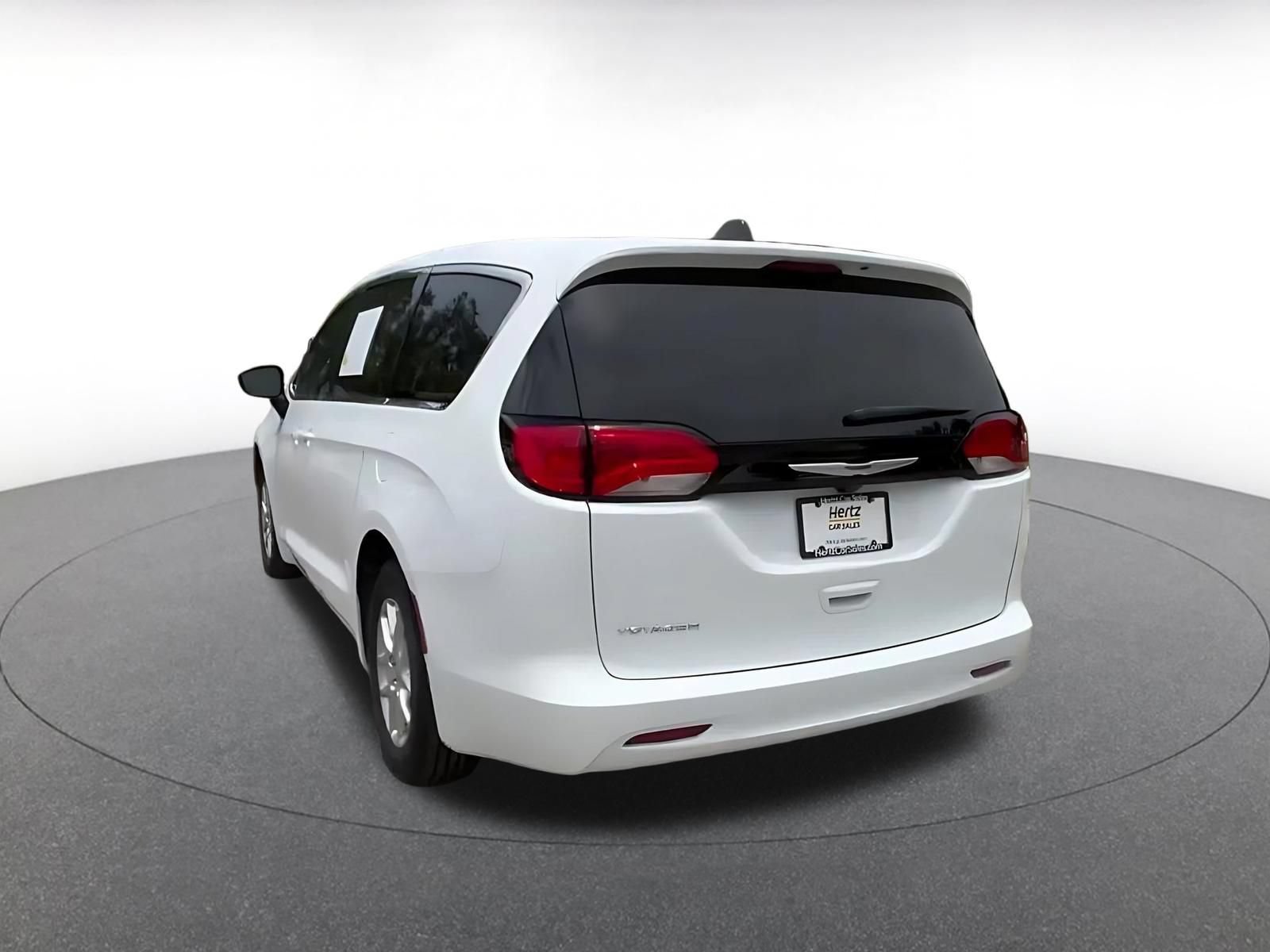 Thumbnail: 2024 Chrysler Voyager - 11