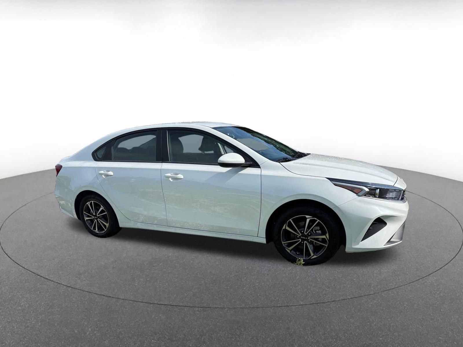 Thumbnail: 2024 Kia Forte - 1