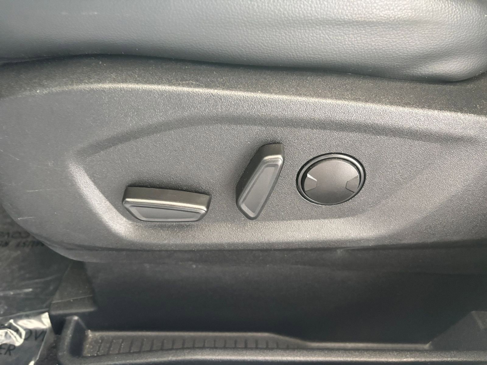 Thumbnail: 2023 Ford Edge - 23