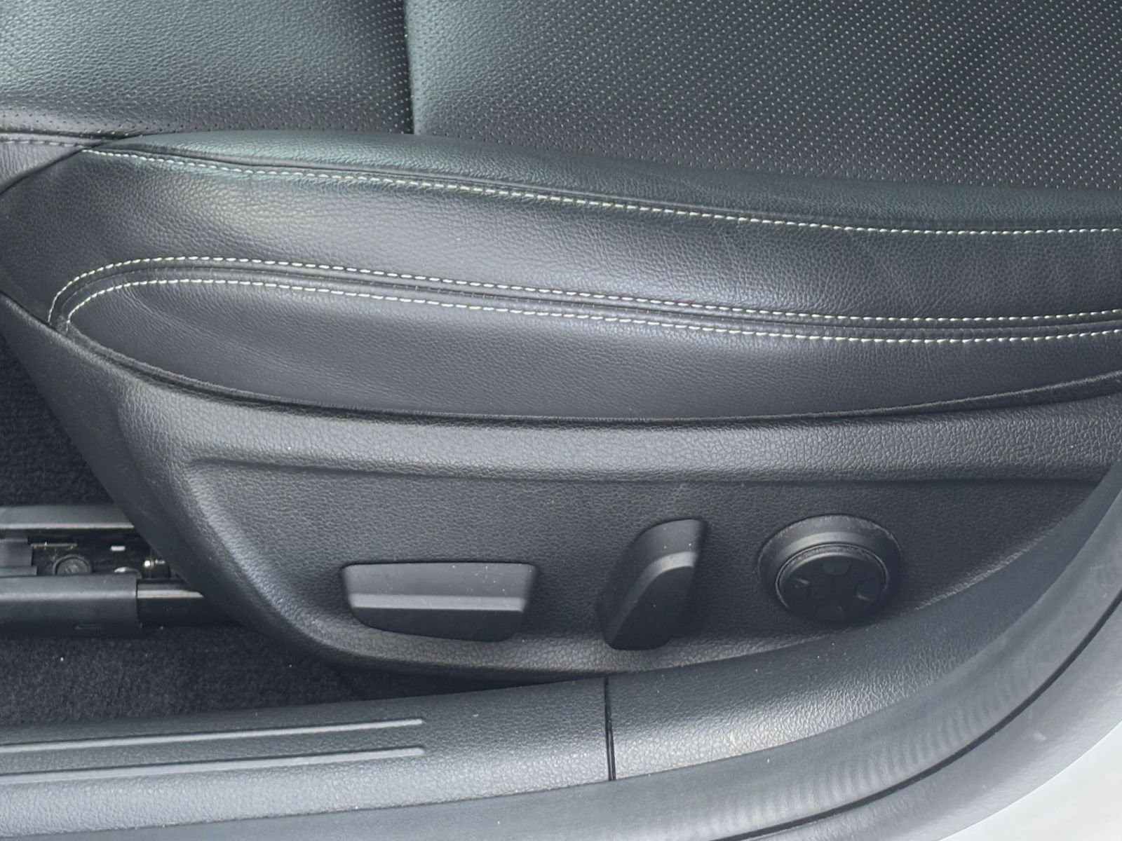 Thumbnail: 2025 Genesis G70 - 23