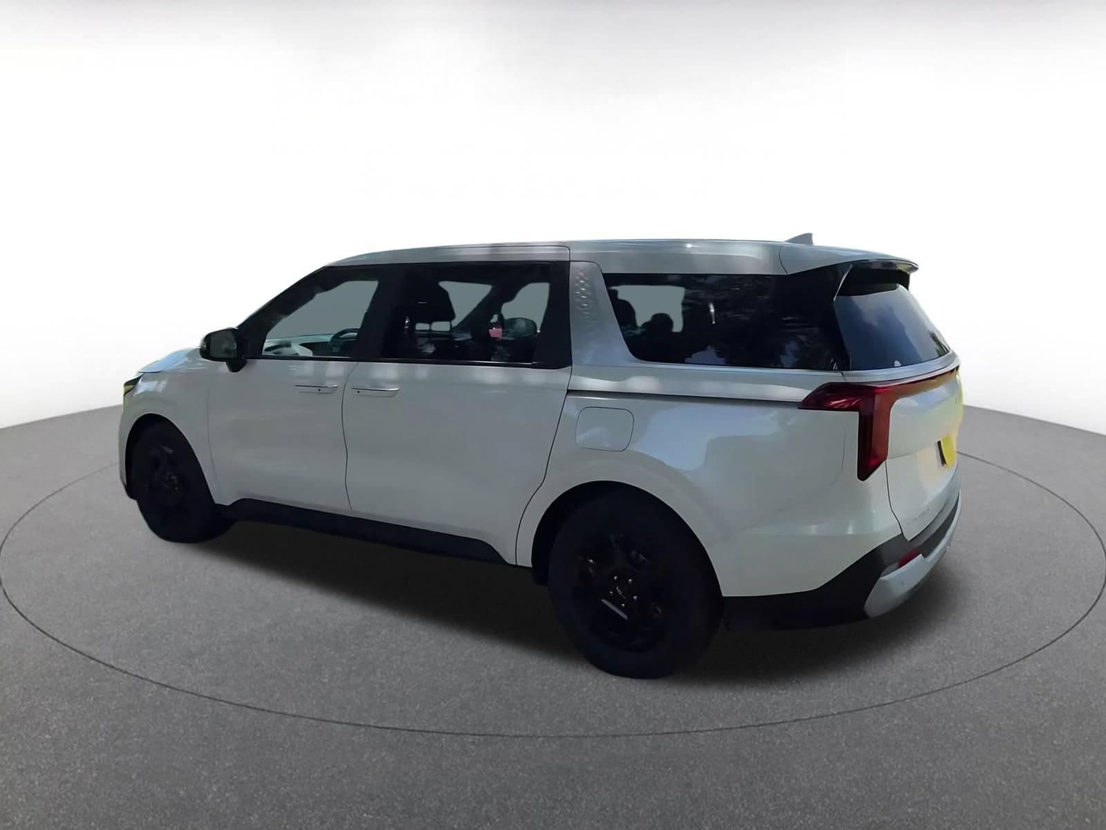 Thumbnail: 2026 Kia Carnival - 9