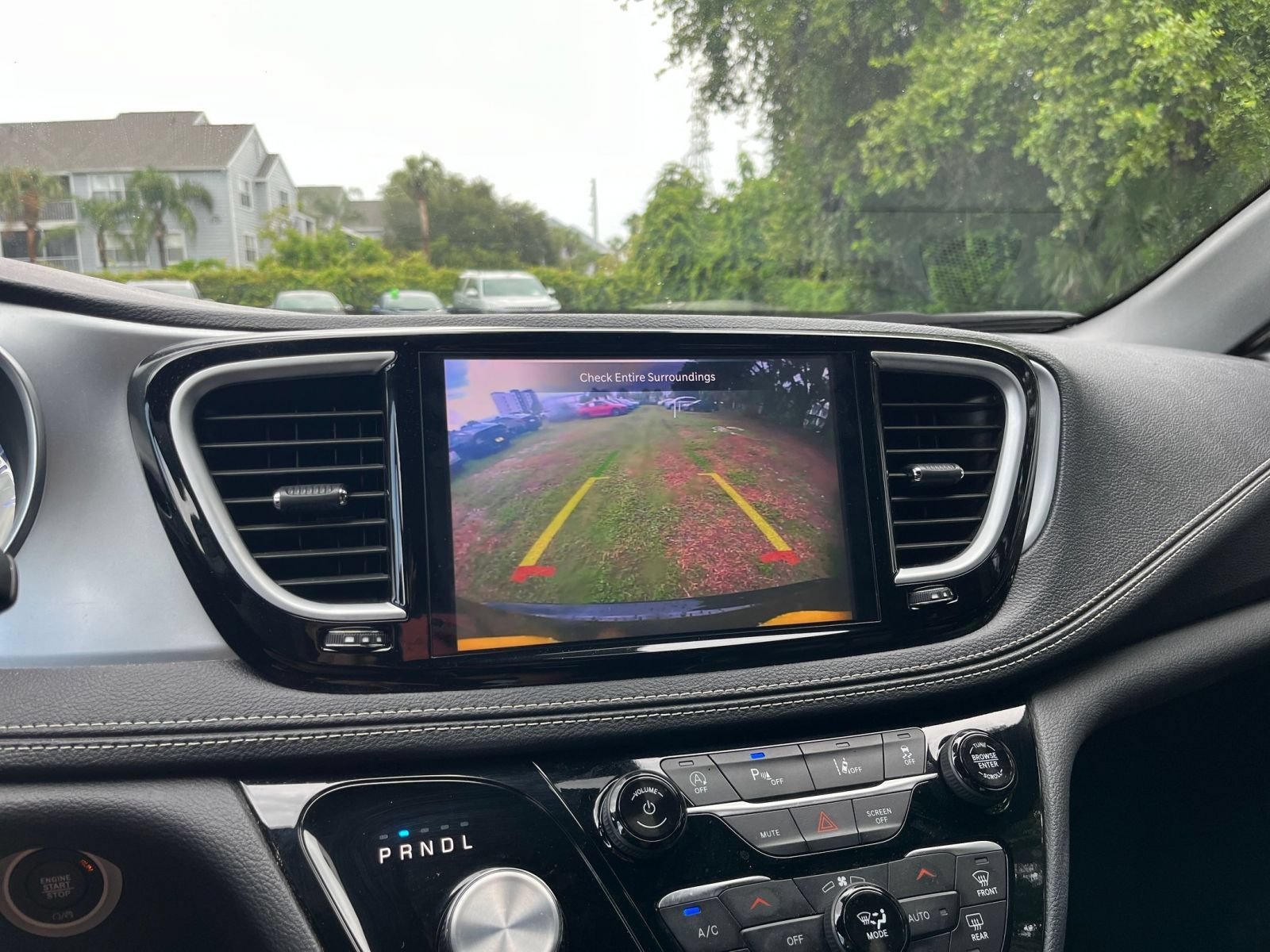 Thumbnail: 2025 Chrysler Pacifica - 25