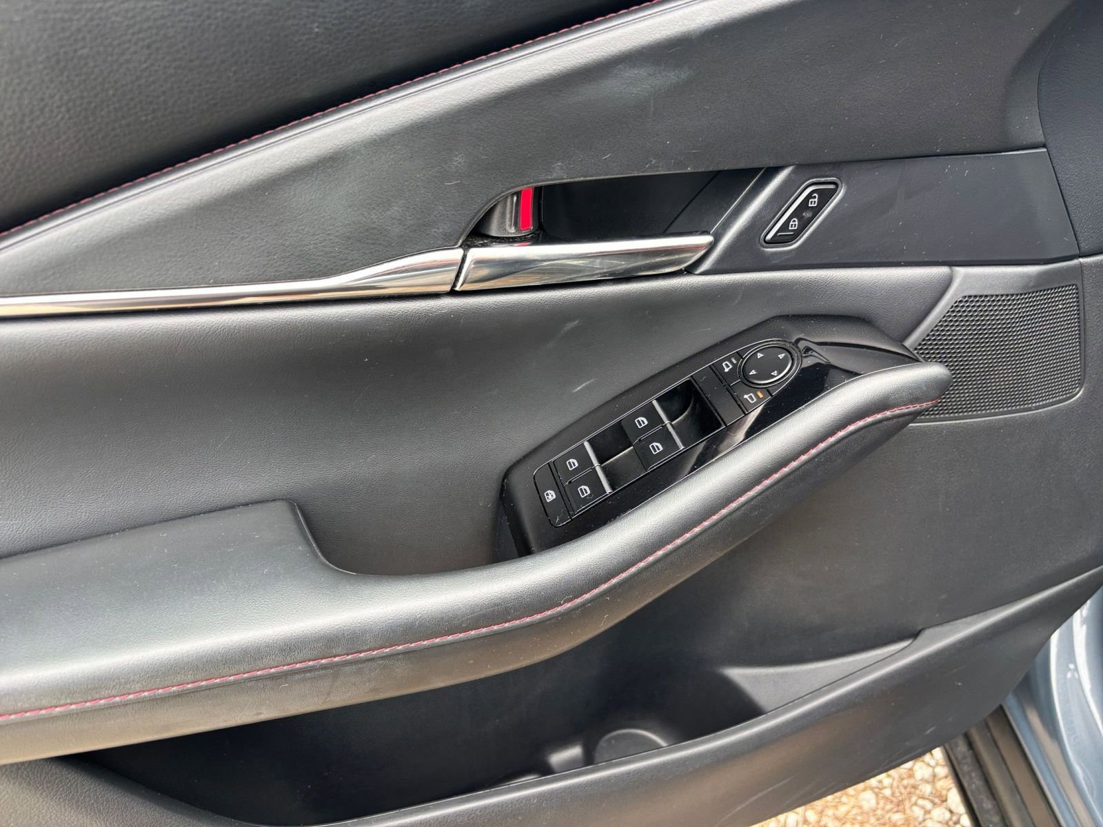 Thumbnail: 2025 Mazda CX-30 - 18