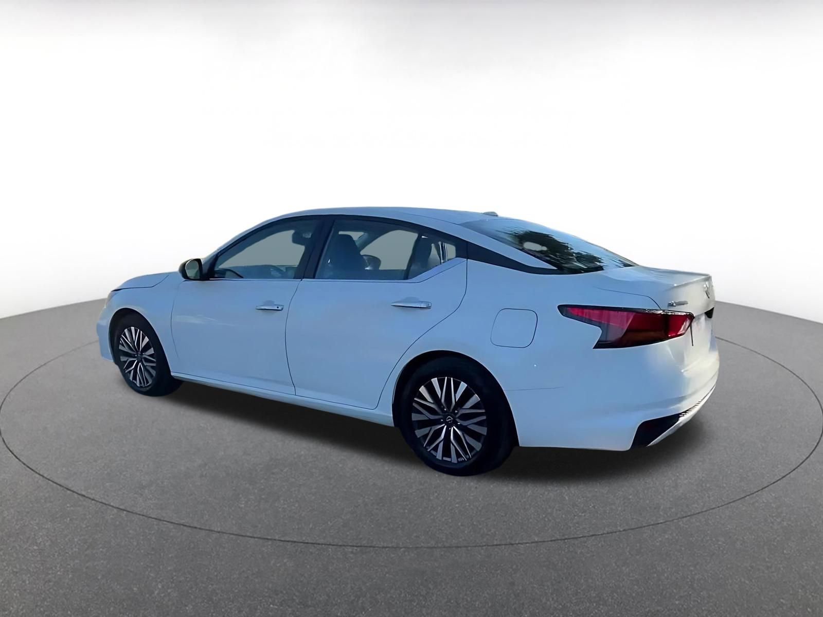 Thumbnail: 2025 Nissan Altima - 10