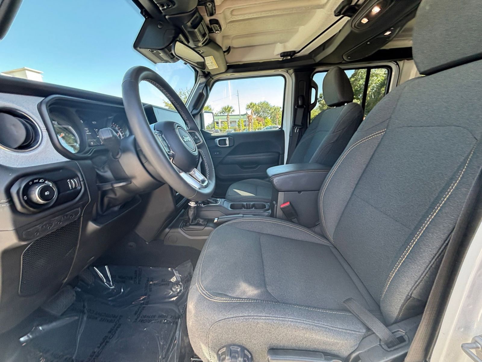 Thumbnail: 2025 Jeep Wrangler - 27