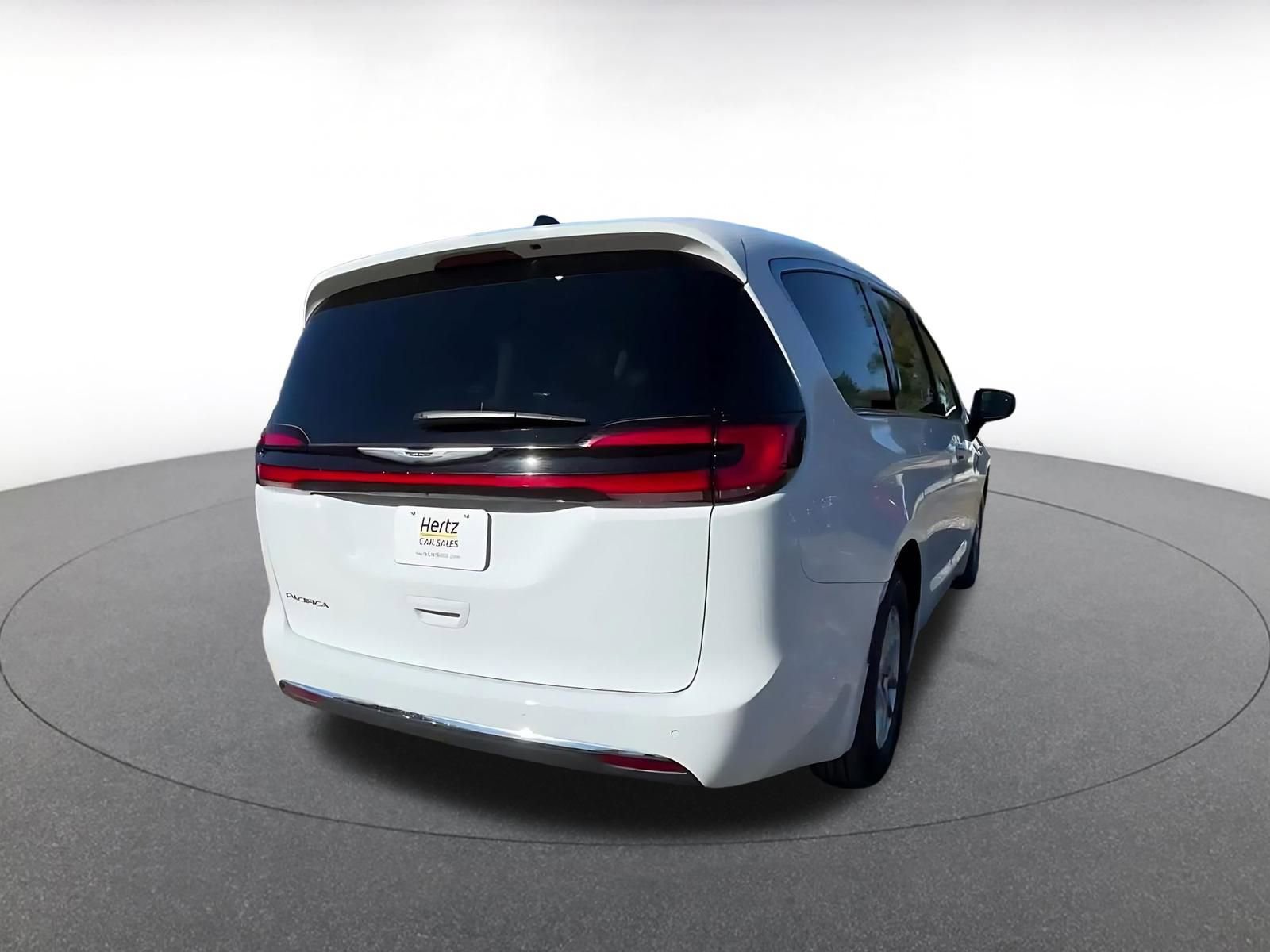 Thumbnail: 2024 Chrysler Pacifica - 17