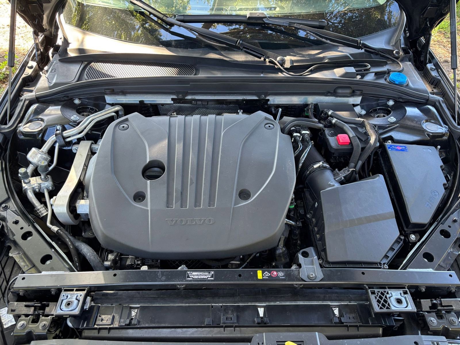 Thumbnail: 2025 Volvo S60 - 35