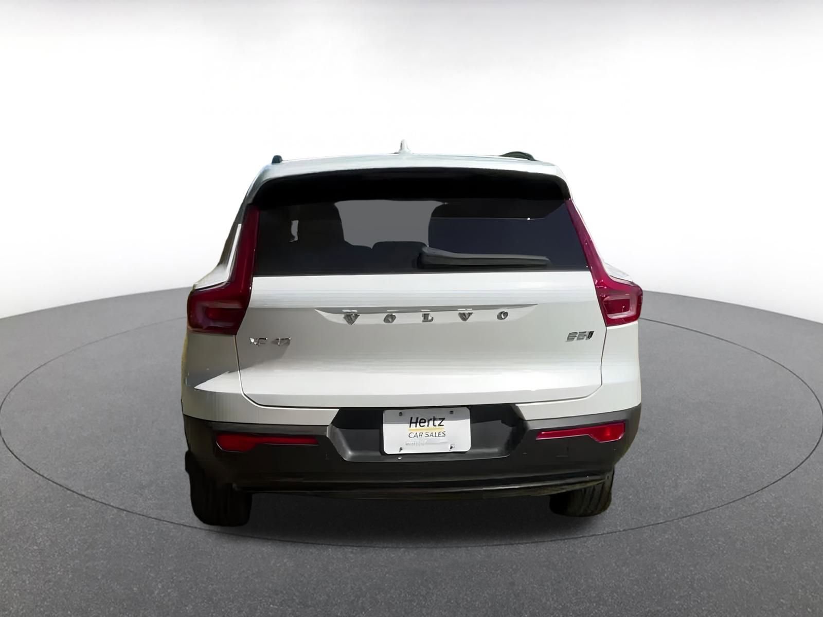 Thumbnail: 2024 Volvo XC40 - 12