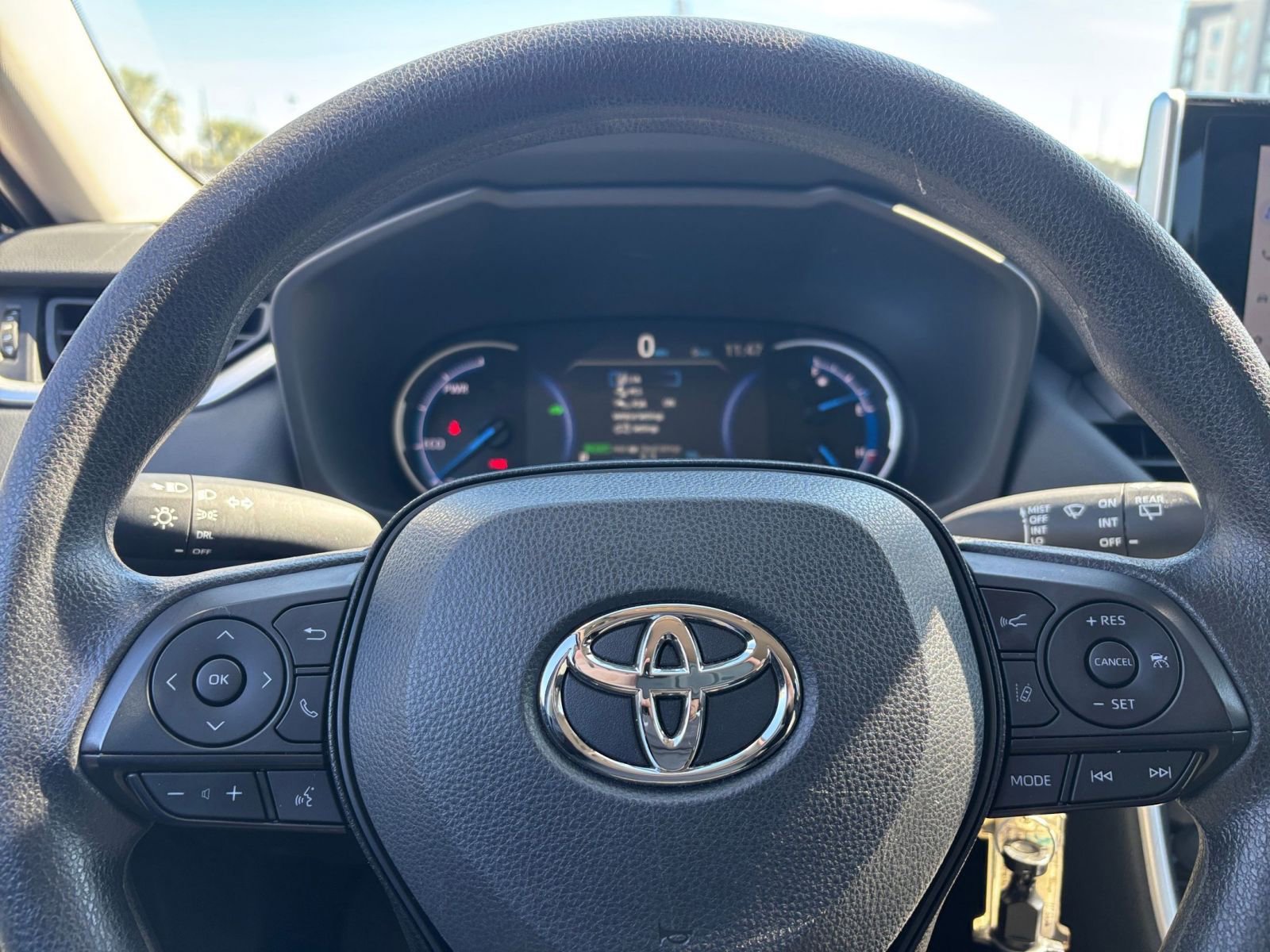 Thumbnail: 2025 Toyota RAV4 - 29