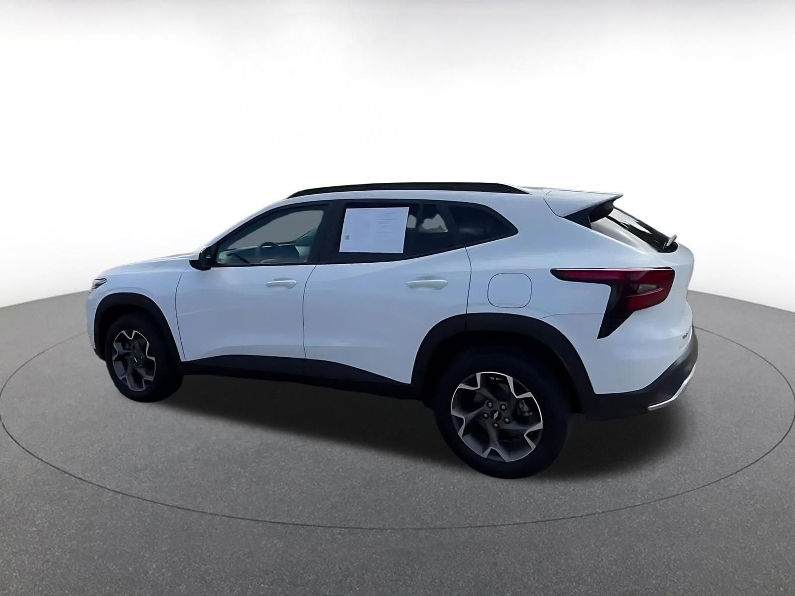 Thumbnail: 2025 Chevrolet Trax - 10