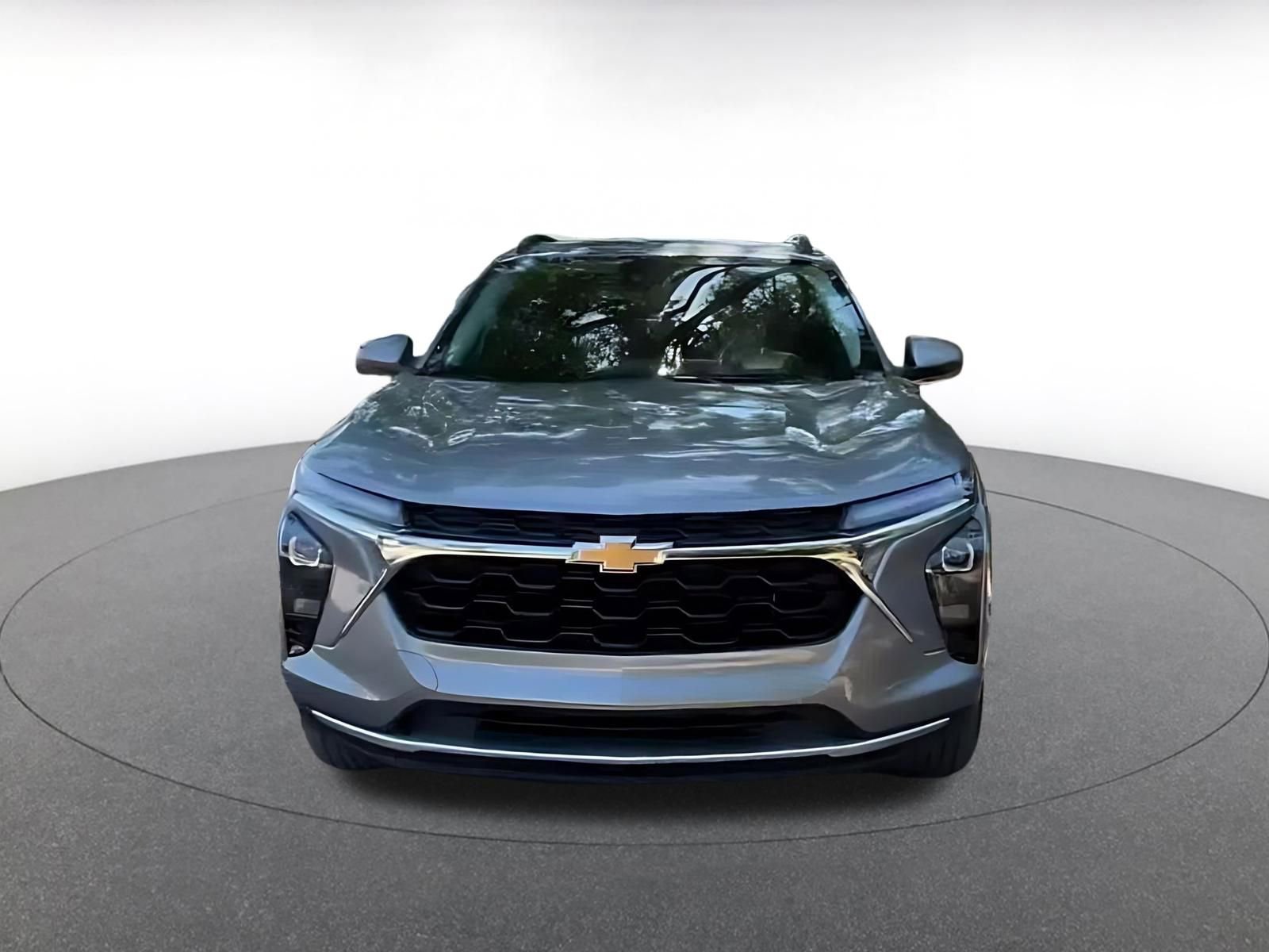 Thumbnail: 2025 Chevrolet Trax - 3