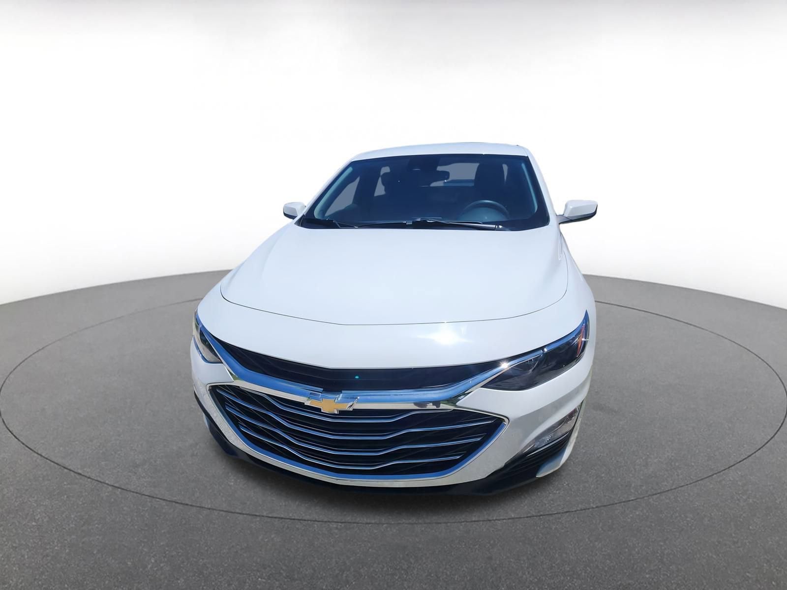 Thumbnail: 2023 Chevrolet Malibu - 3