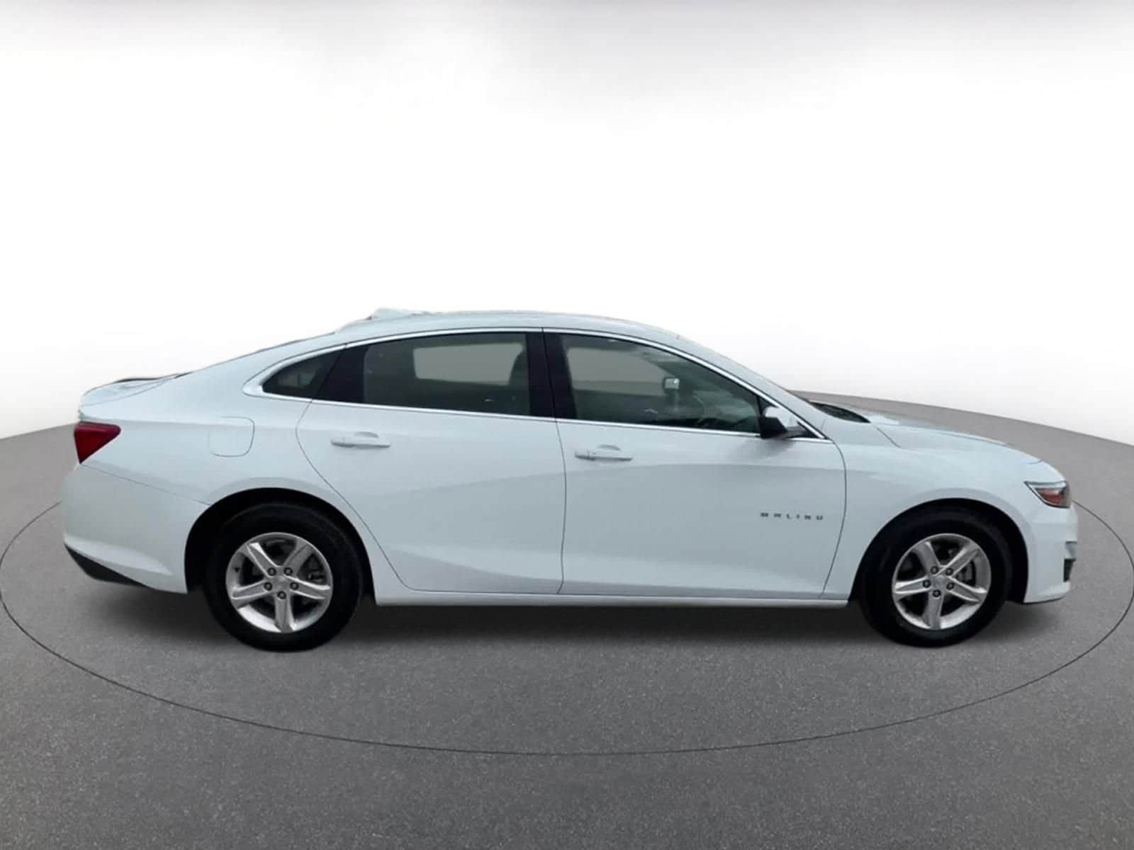 Thumbnail: 2024 Chevrolet Malibu - 16