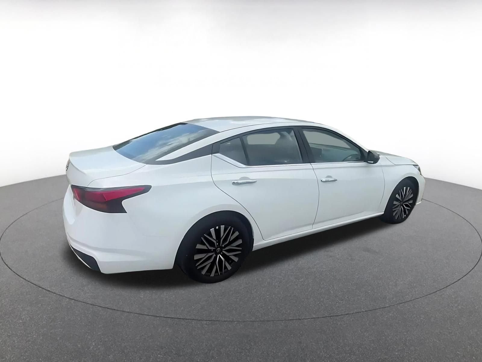 Thumbnail: 2025 Nissan Altima - 14