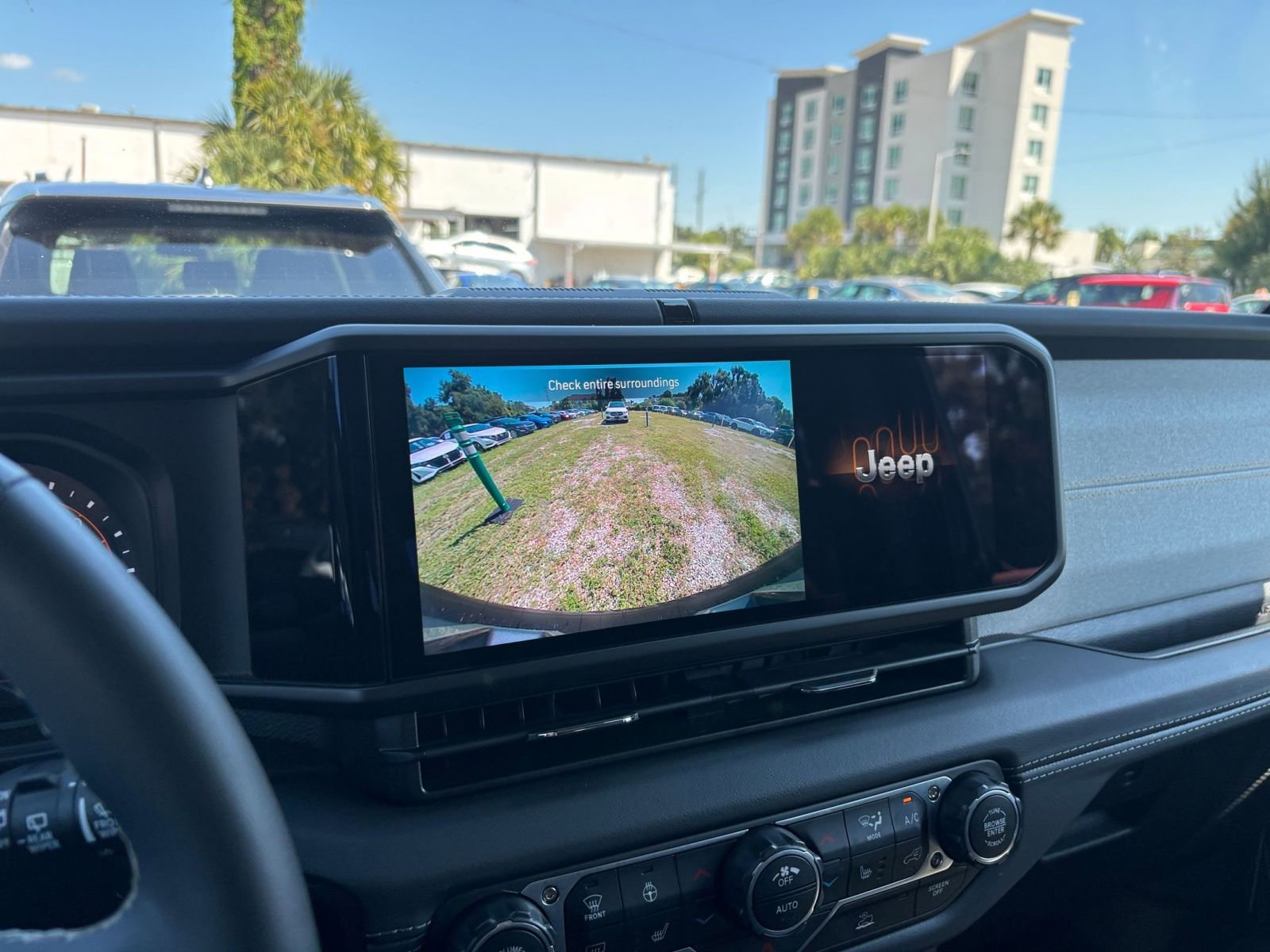 Thumbnail: 2025 Jeep Wrangler - 18