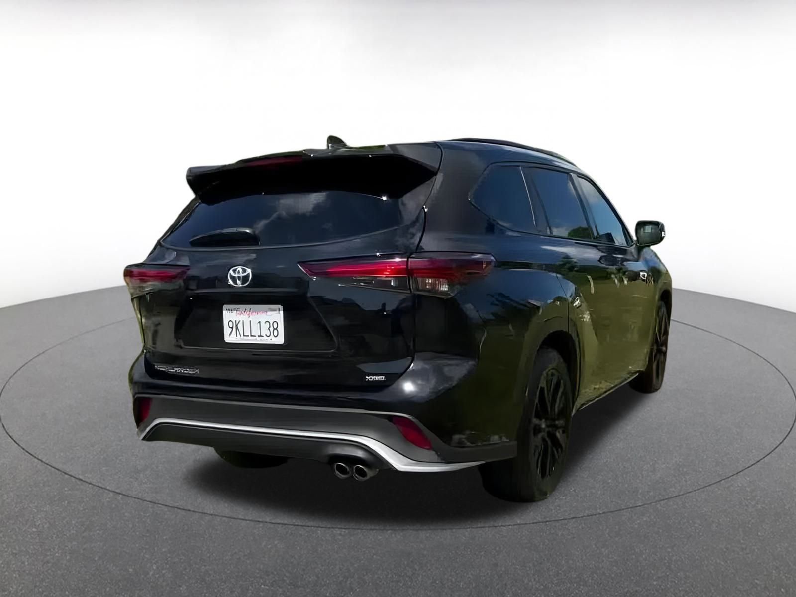 Thumbnail: 2024 Toyota Highlander - 10