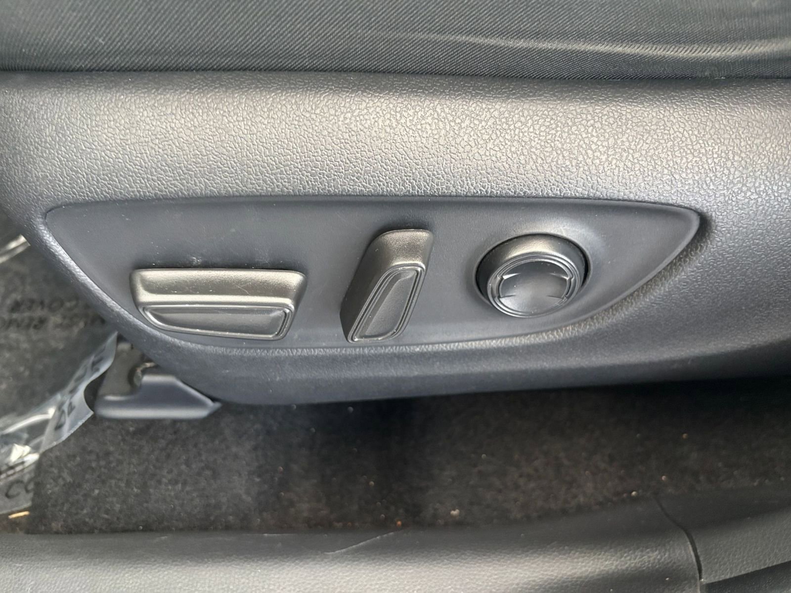 Thumbnail: 2024 Toyota RAV4 - 23