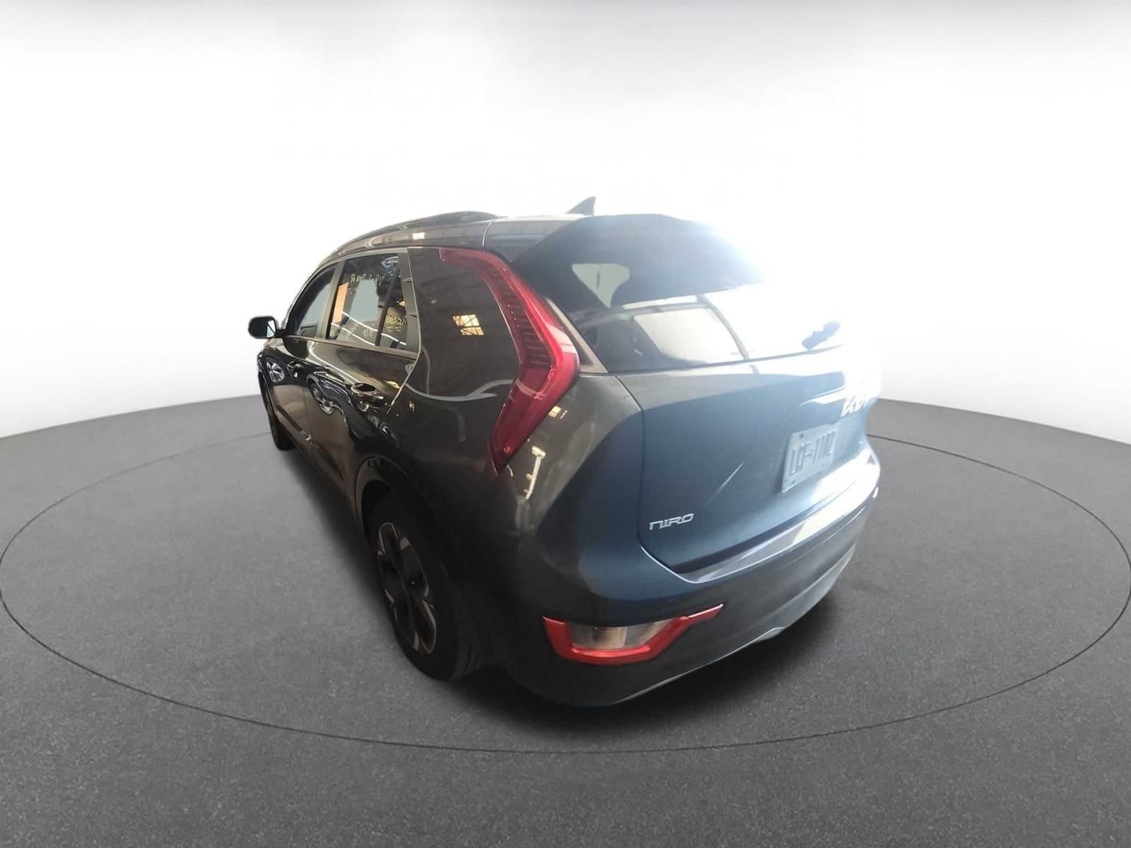 Thumbnail: 2023 Kia Niro - 5