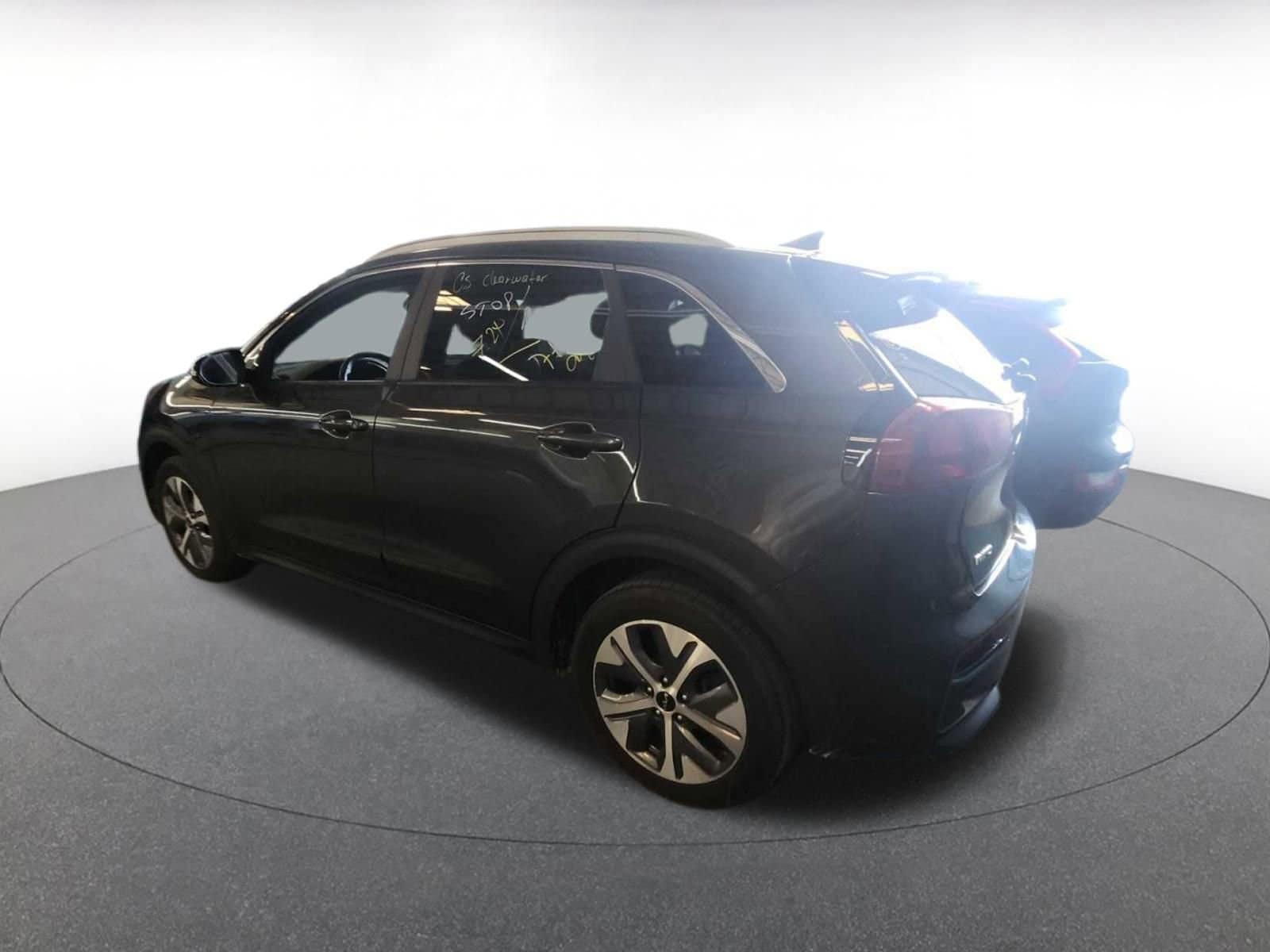 Thumbnail: 2022 Kia Niro - 5