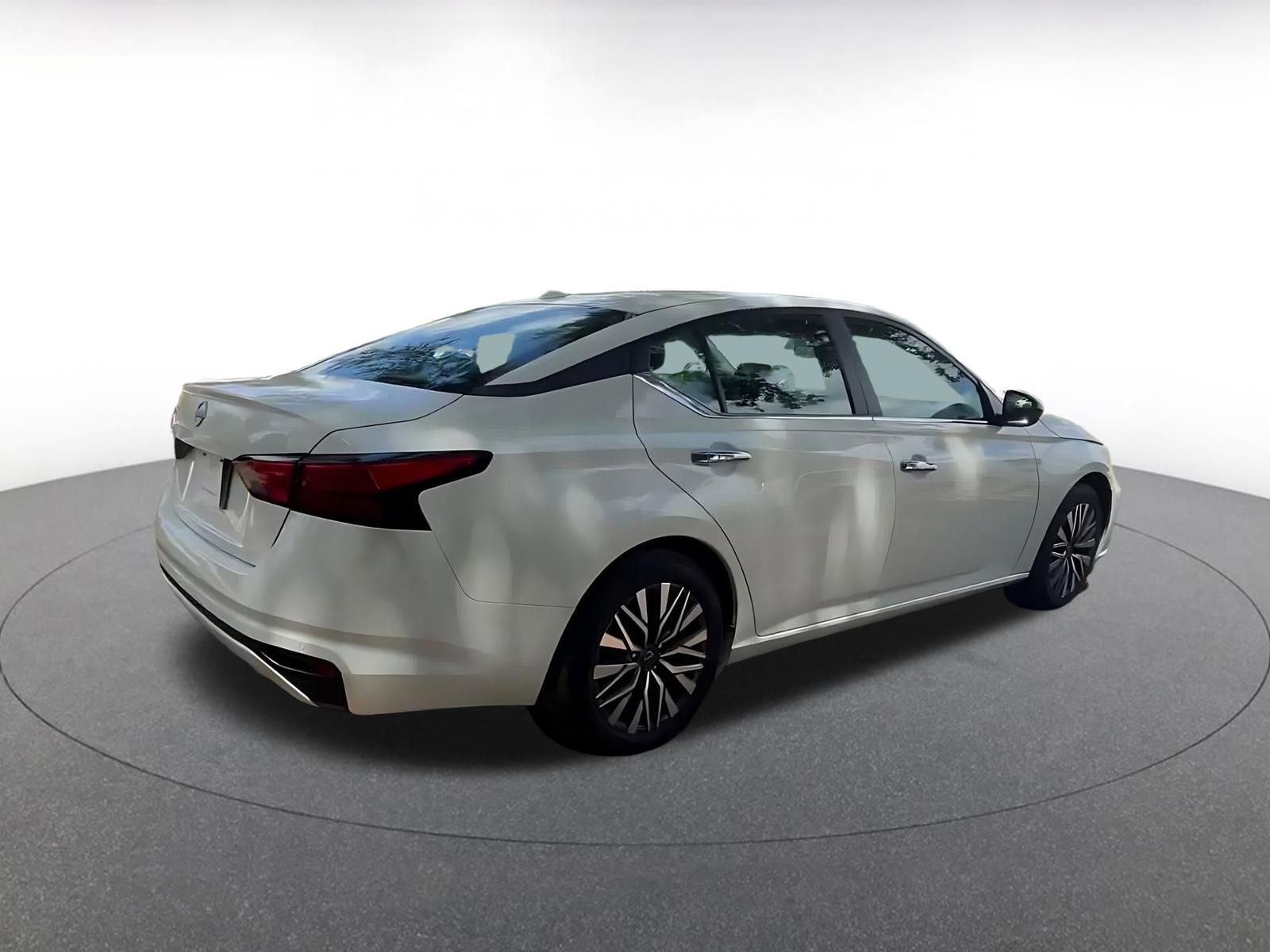 Thumbnail: 2025 Nissan Altima - 14