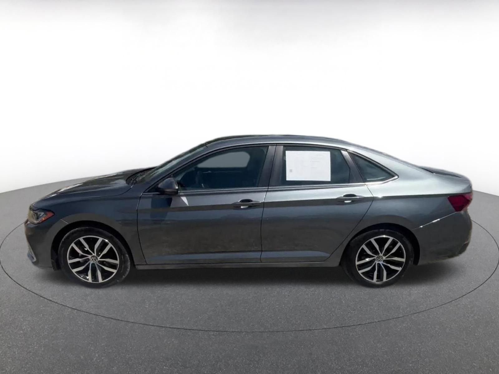 Thumbnail: 2025 Volkswagen Jetta - 9