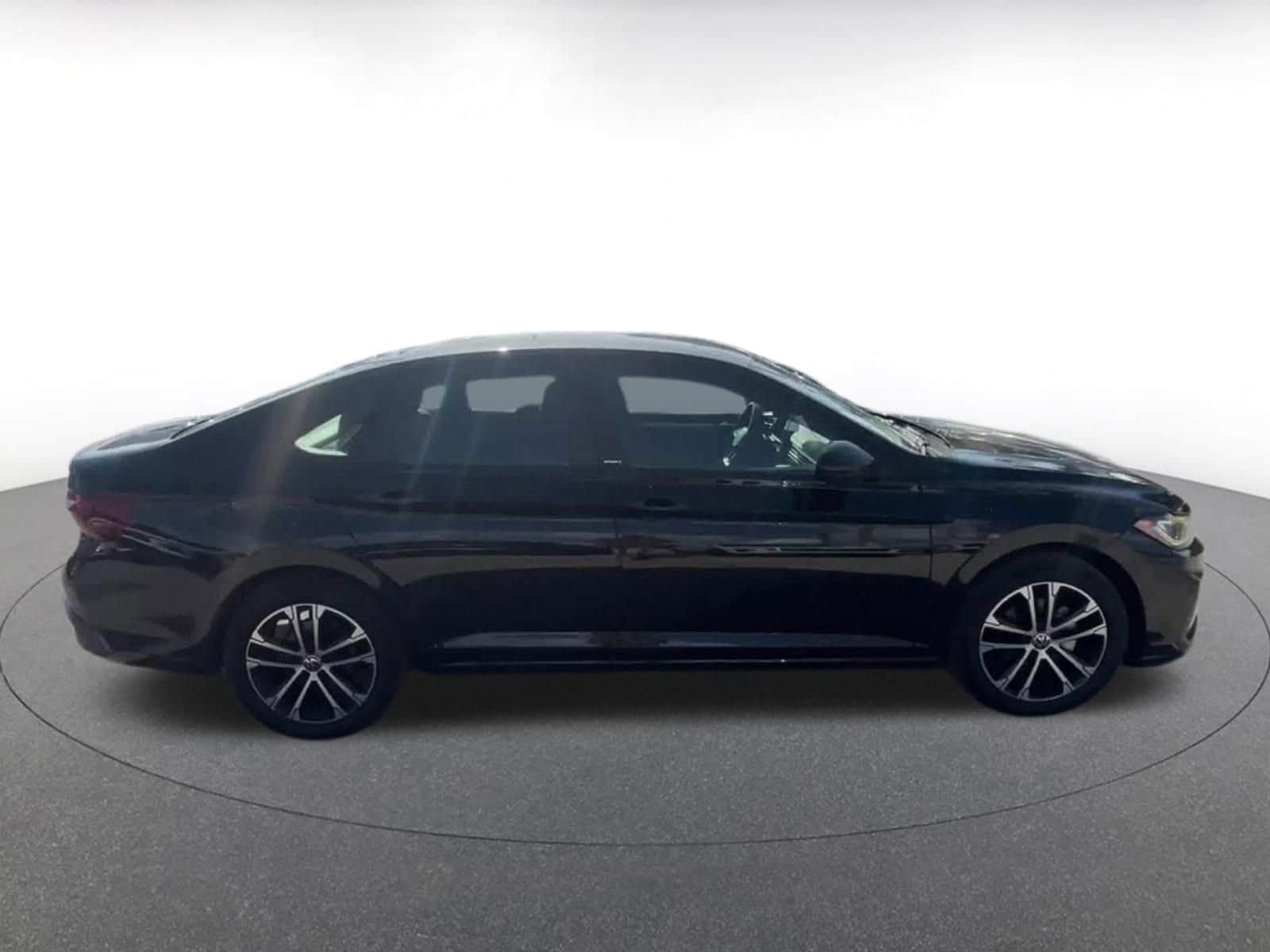 Thumbnail: 2025 Volkswagen Jetta - 16