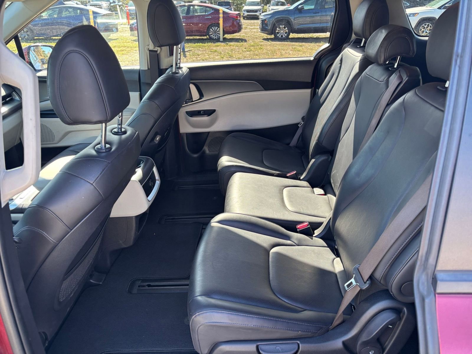 Thumbnail: 2024 Kia Carnival - 25