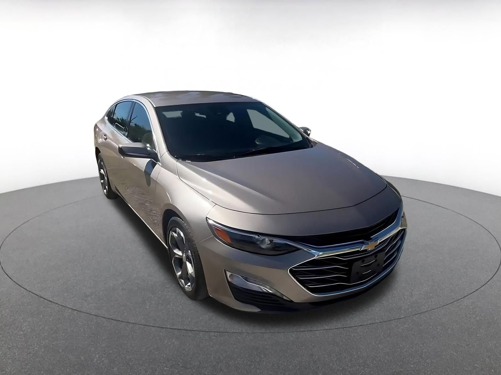 Thumbnail: 2024 Chevrolet Malibu - 3