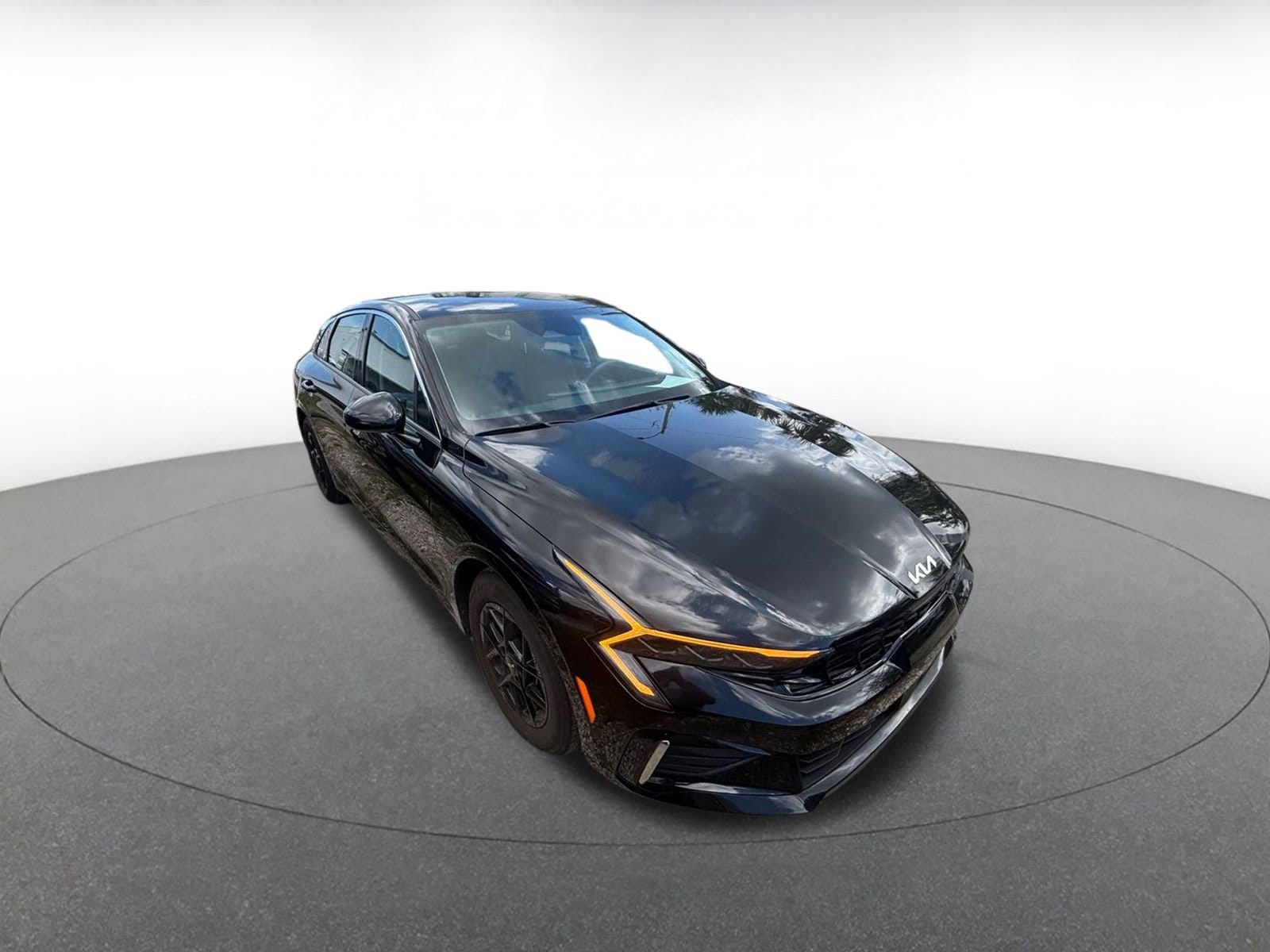 Thumbnail: 2025 Kia K5 - 1