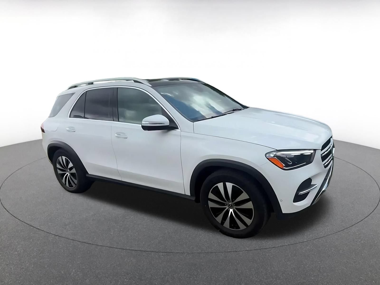 Thumbnail: 2026 Mercedes-Benz GLE - 2