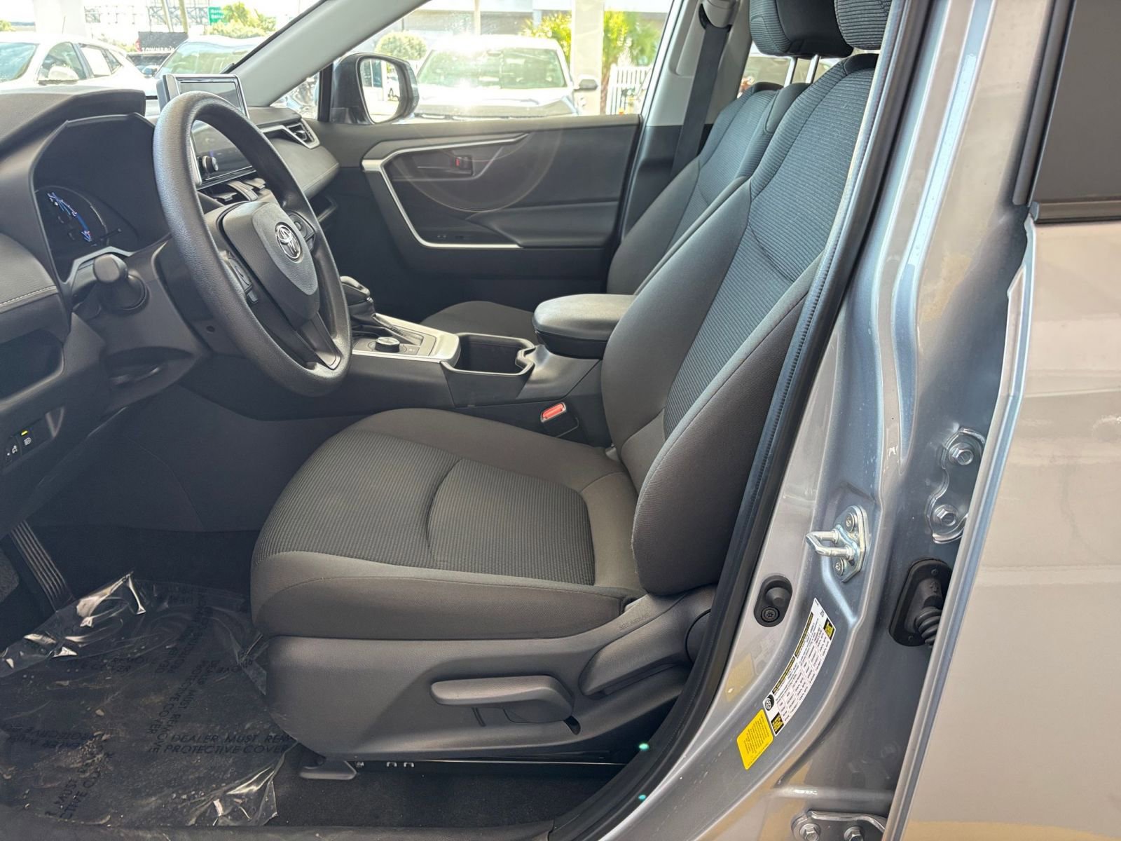 Thumbnail: 2025 Toyota RAV4 - 27